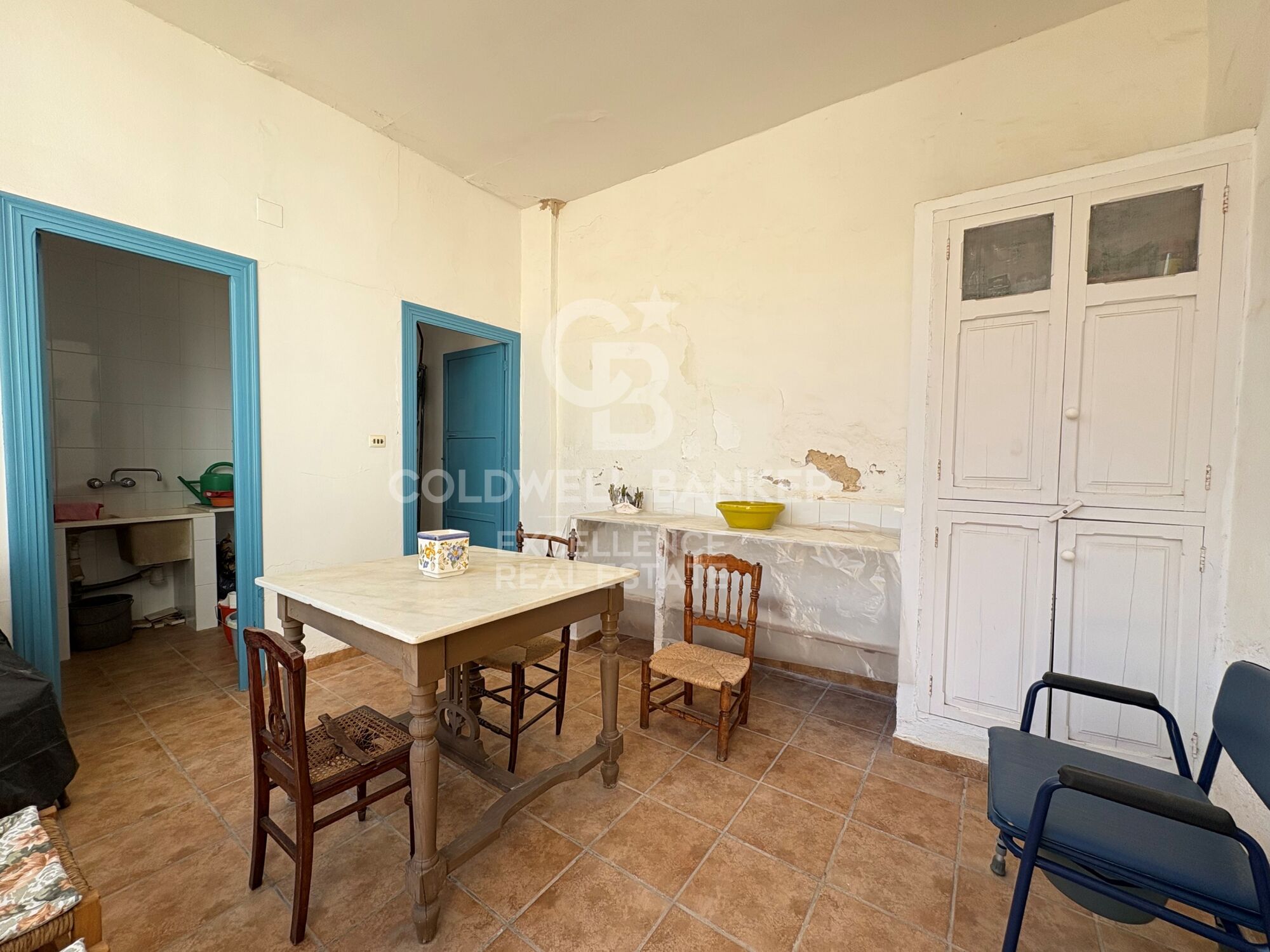 Charming Village House in Xeresa - 240 m², 5 Bedrooms and Great Potential