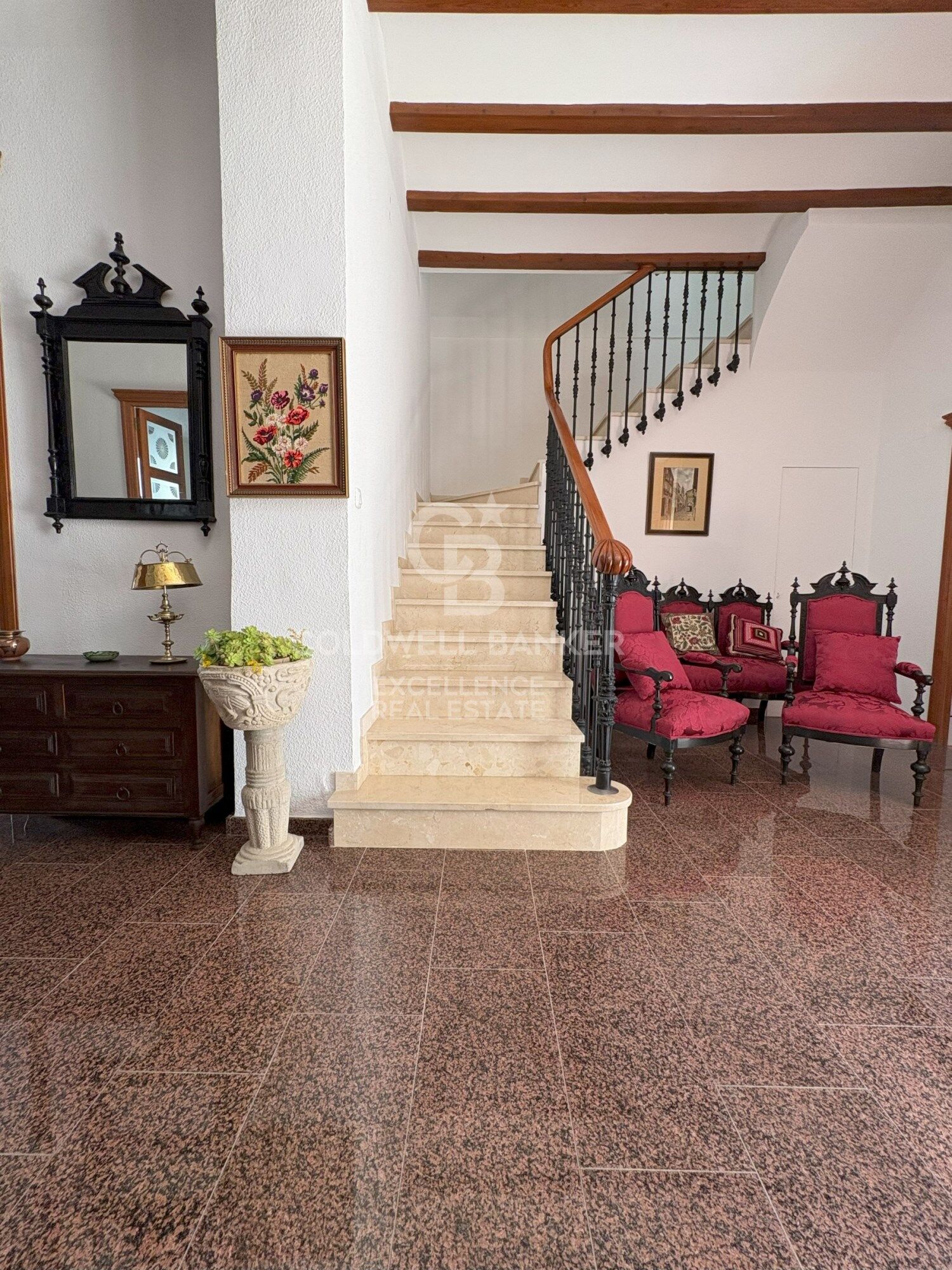 Charming Village House in Xeresa - 240 m², 5 Bedrooms and Great Potential