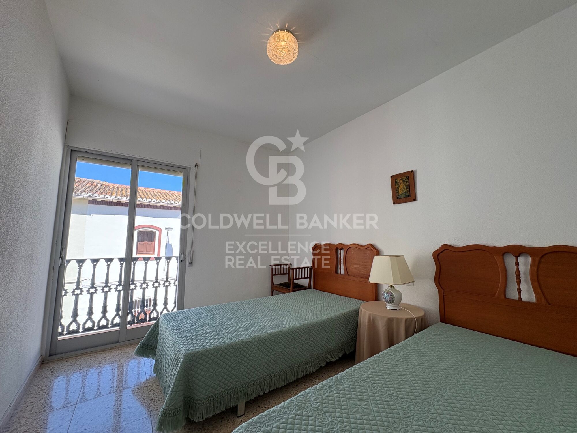 Charming Village House in Xeresa - 240 m², 5 Bedrooms and Great Potential