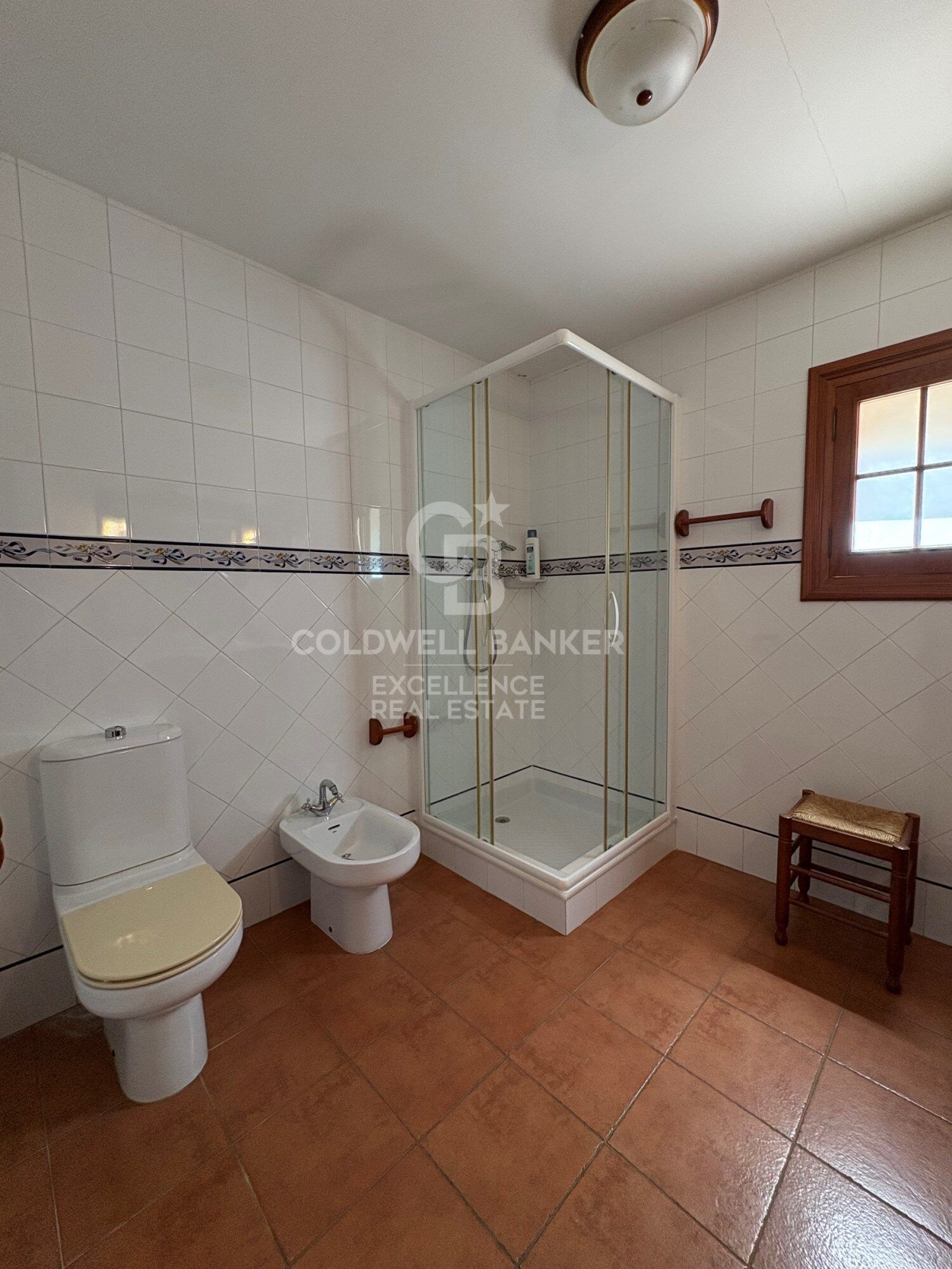 Charming Village House in Xeresa - 240 m², 5 Bedrooms and Great Potential