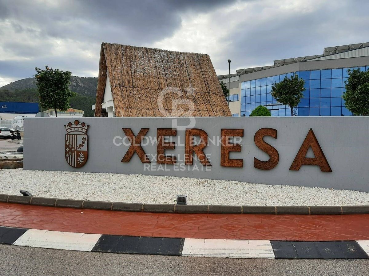 Charming Village House in Xeresa - 240 m², 5 Bedrooms and Great Potential