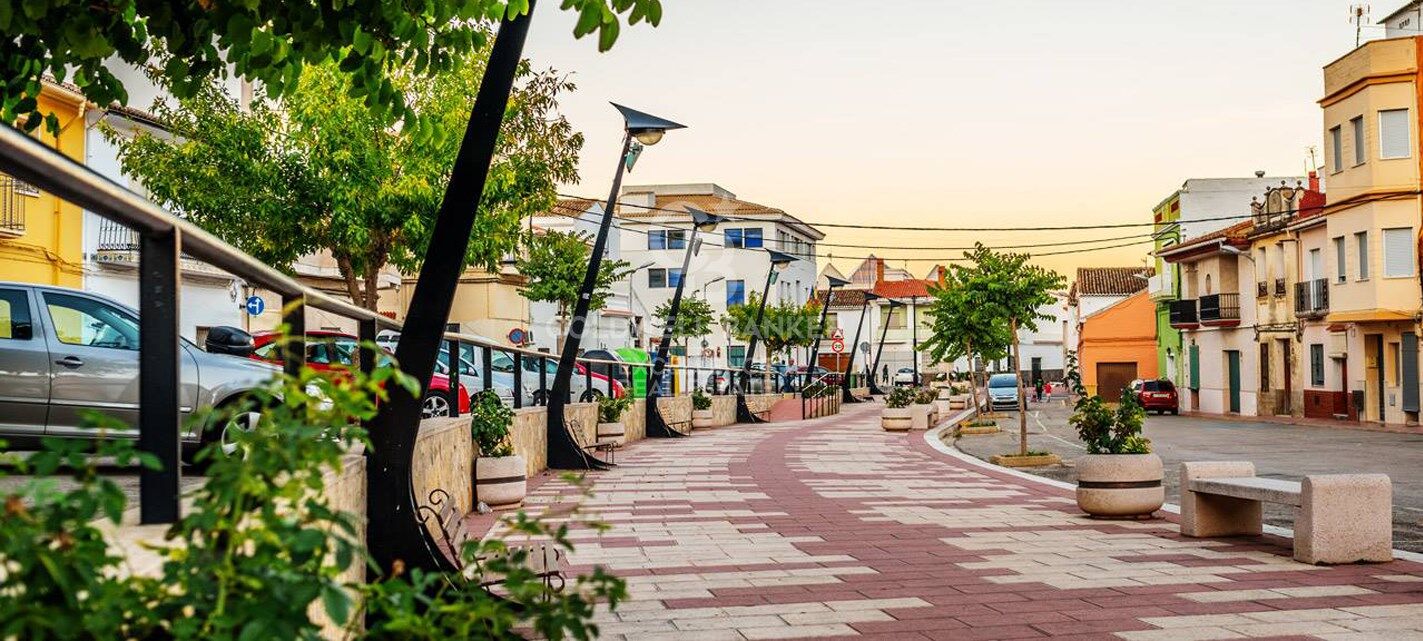 Charming Village House in Xeresa - 240 m², 5 Bedrooms and Great Potential