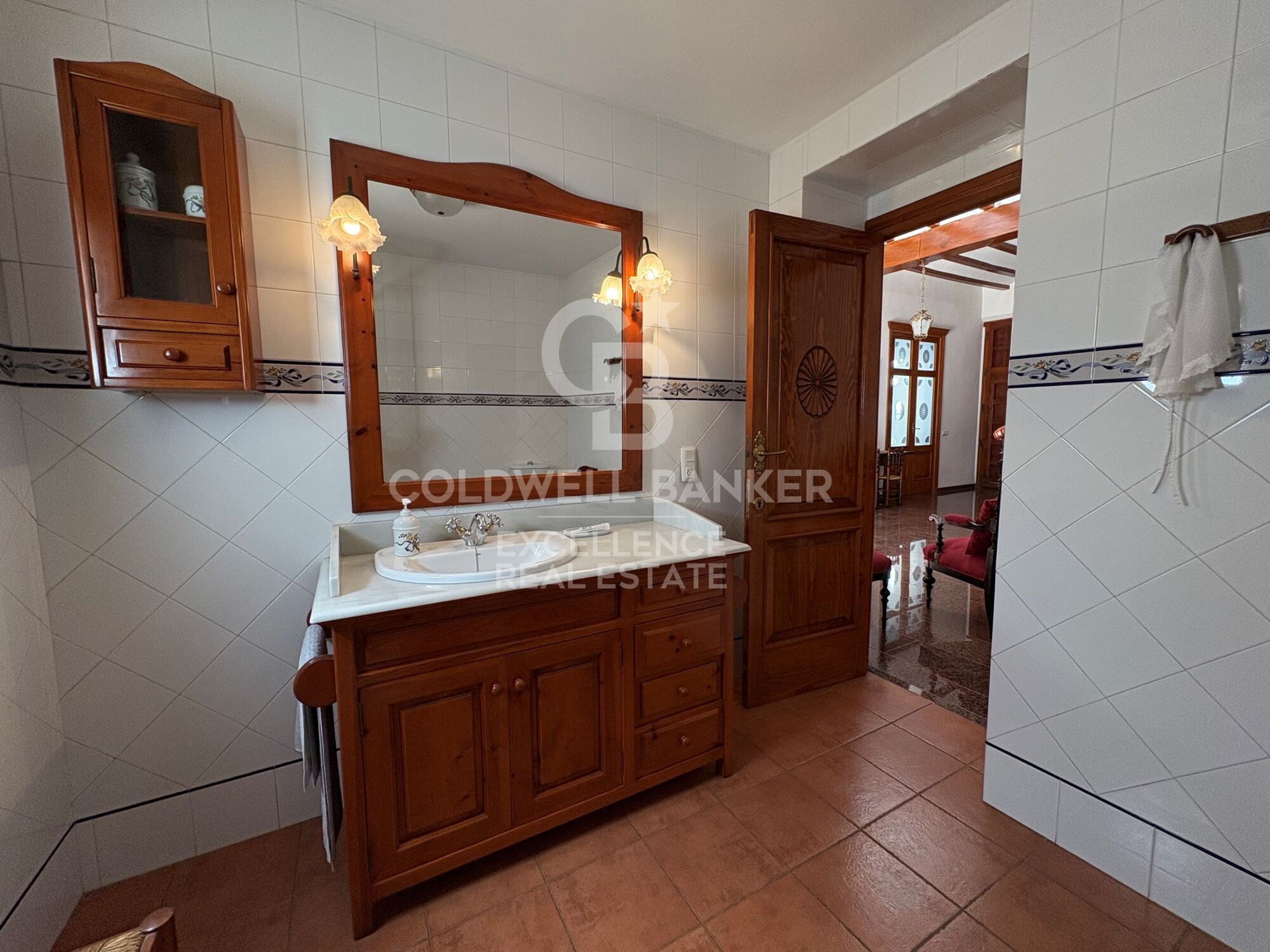 Charming Village House in Xeresa - 240 m², 5 Bedrooms and Great Potential