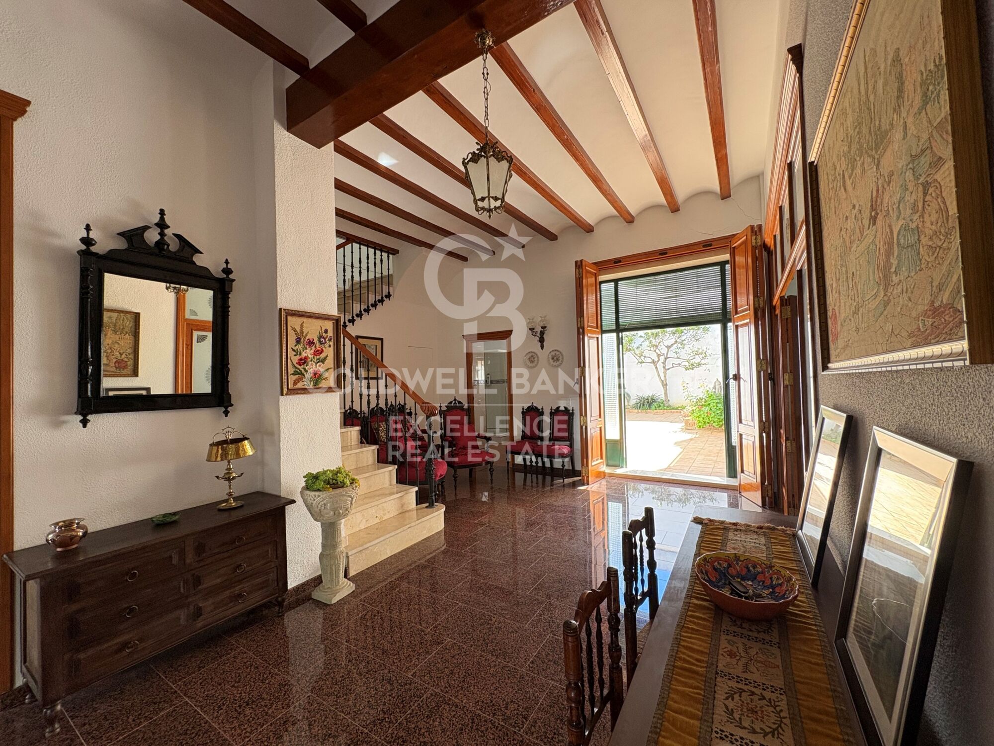 Charming Village House in Xeresa - 240 m², 5 Bedrooms and Great Potential