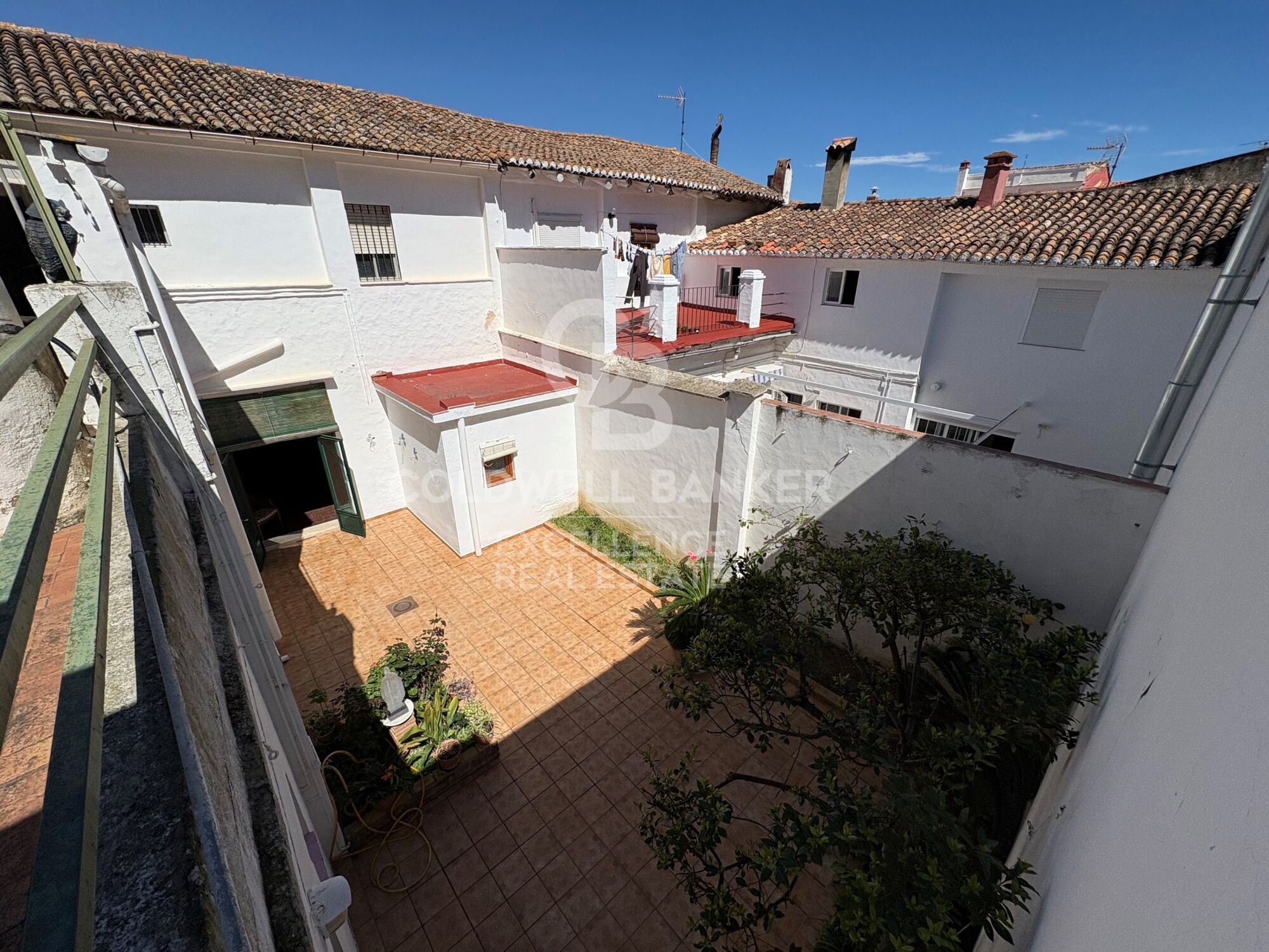 Charming Village House in Xeresa - 240 m², 5 Bedrooms and Great Potential