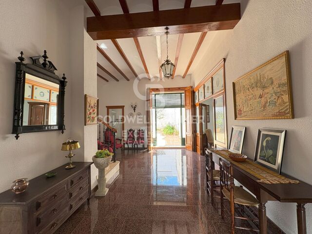 Charming Village House in Xeresa - 240 m², 5 Bedrooms and Great Potential