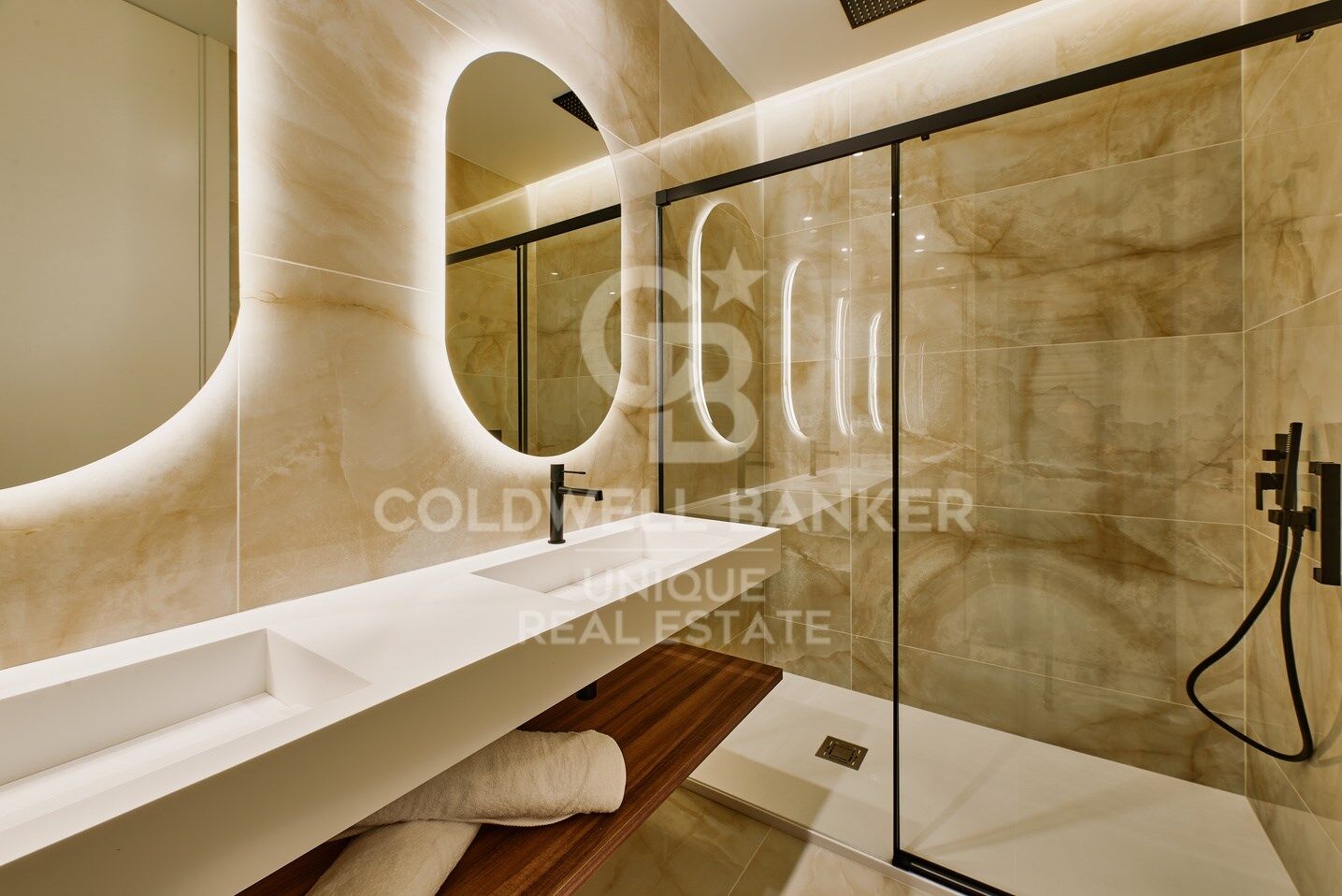 Luxueux appartement de 3 chambres à coucher dans le quartier de Lista