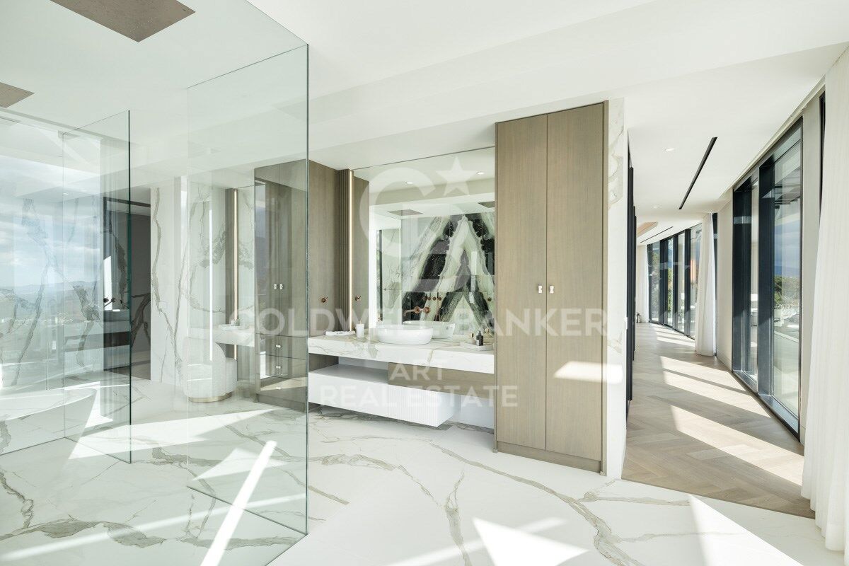 Exceptional one-of-a-kind villa with unobstructed panoramic views in La Zagaleta