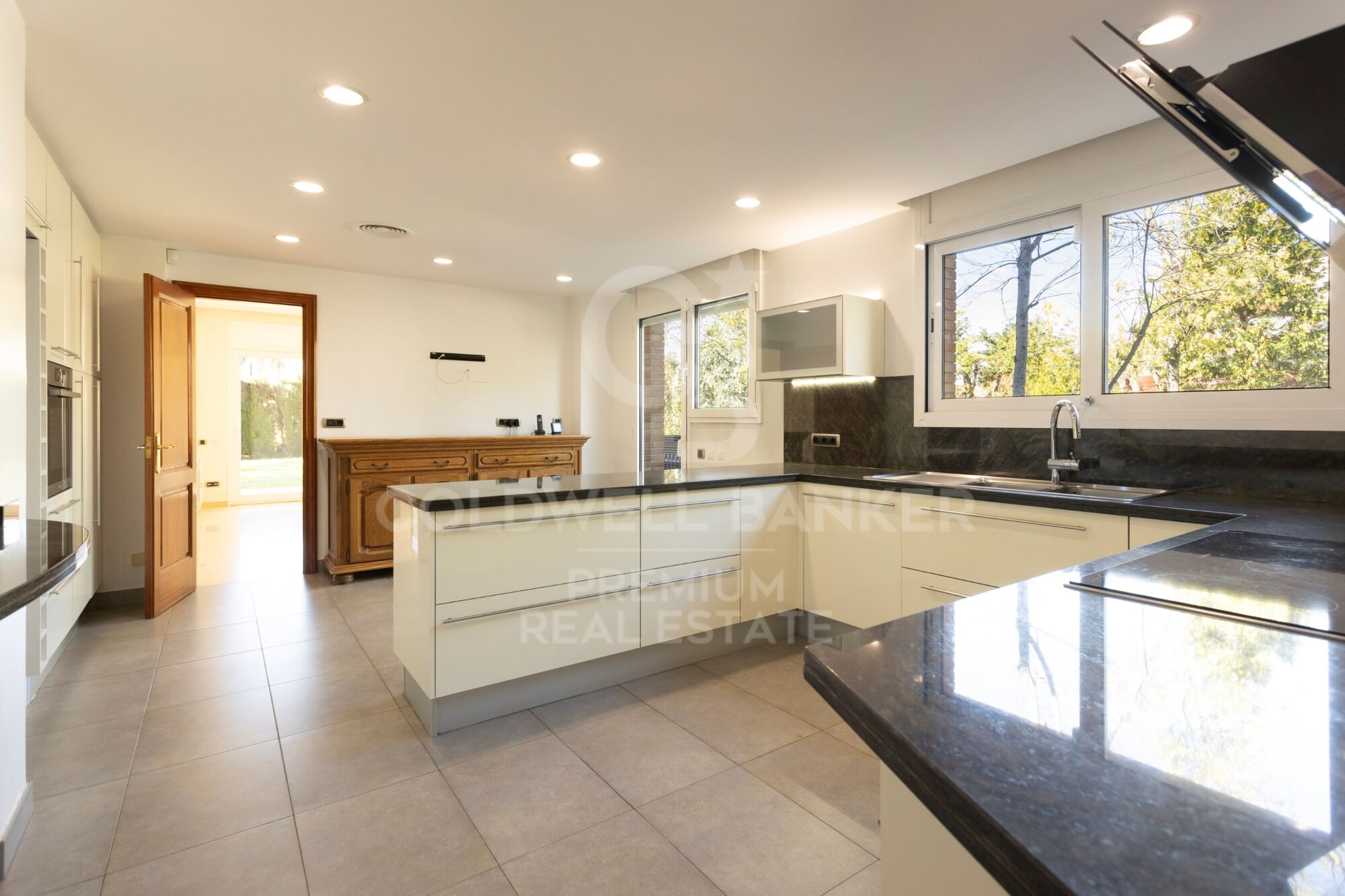 Spaciousness, elegance and functionality.