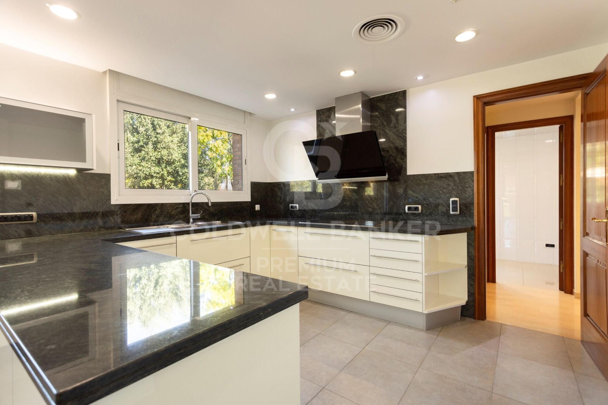 Spaciousness, elegance and functionality.