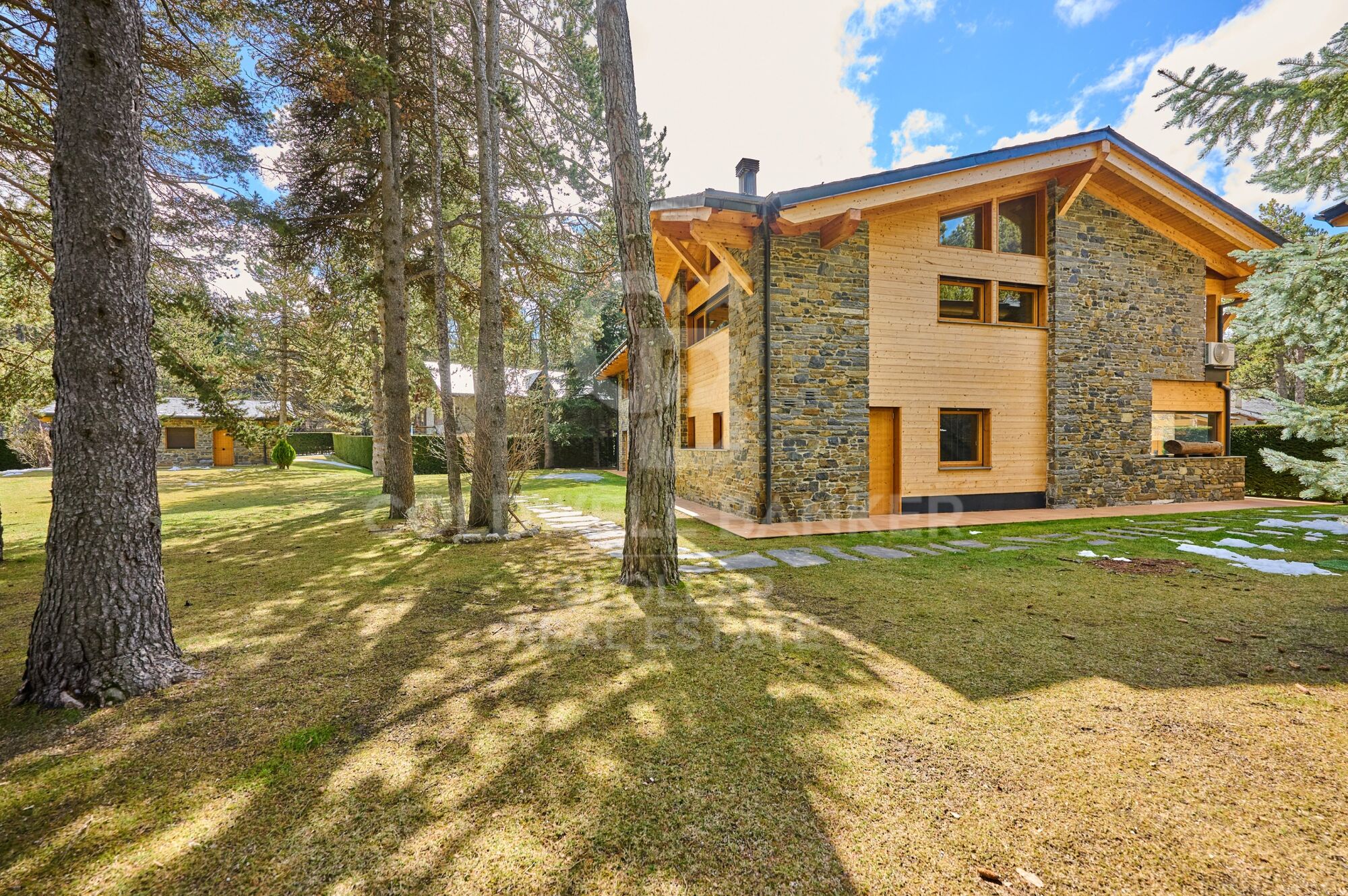 House 6 Bedrooms +1 Sale Alp