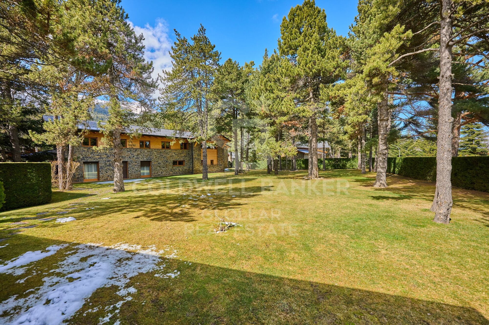 House 6 Bedrooms +1 Sale Alp