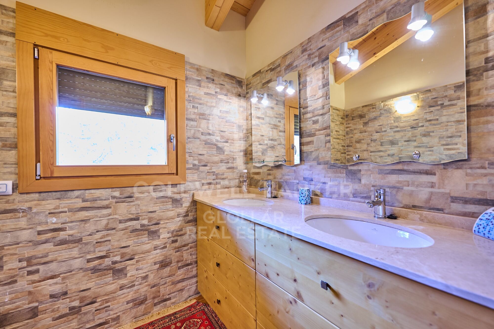 House 6 Bedrooms +1 Sale Alp