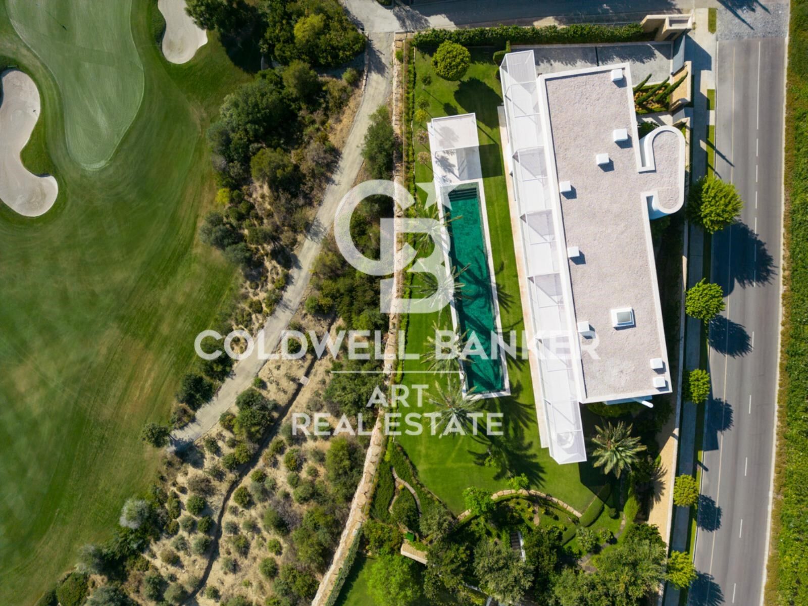 Villas de lujo en campo de golf con vistas panorámicas en Casares