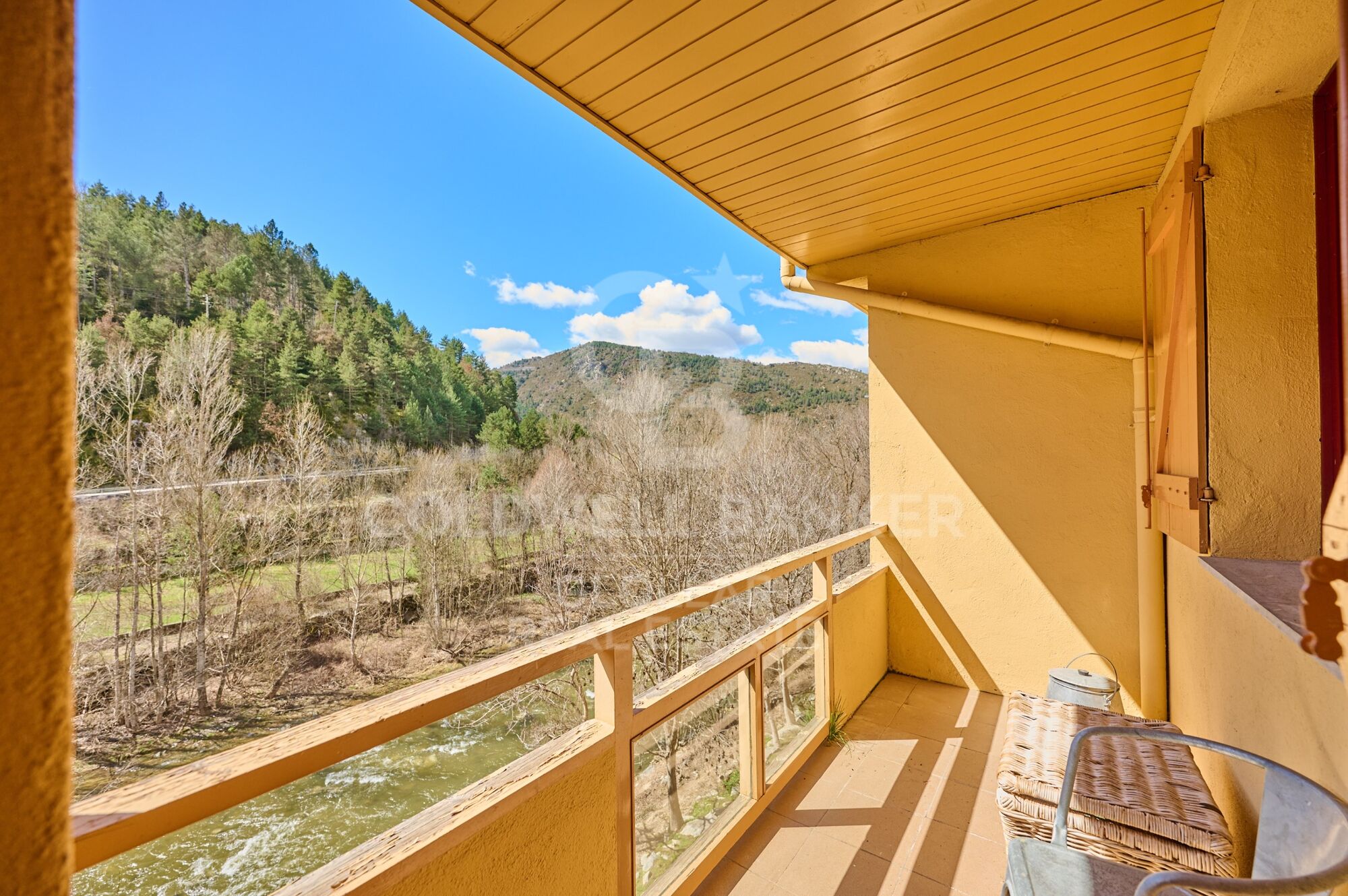 Encantador apartamento en Martinet con vistas