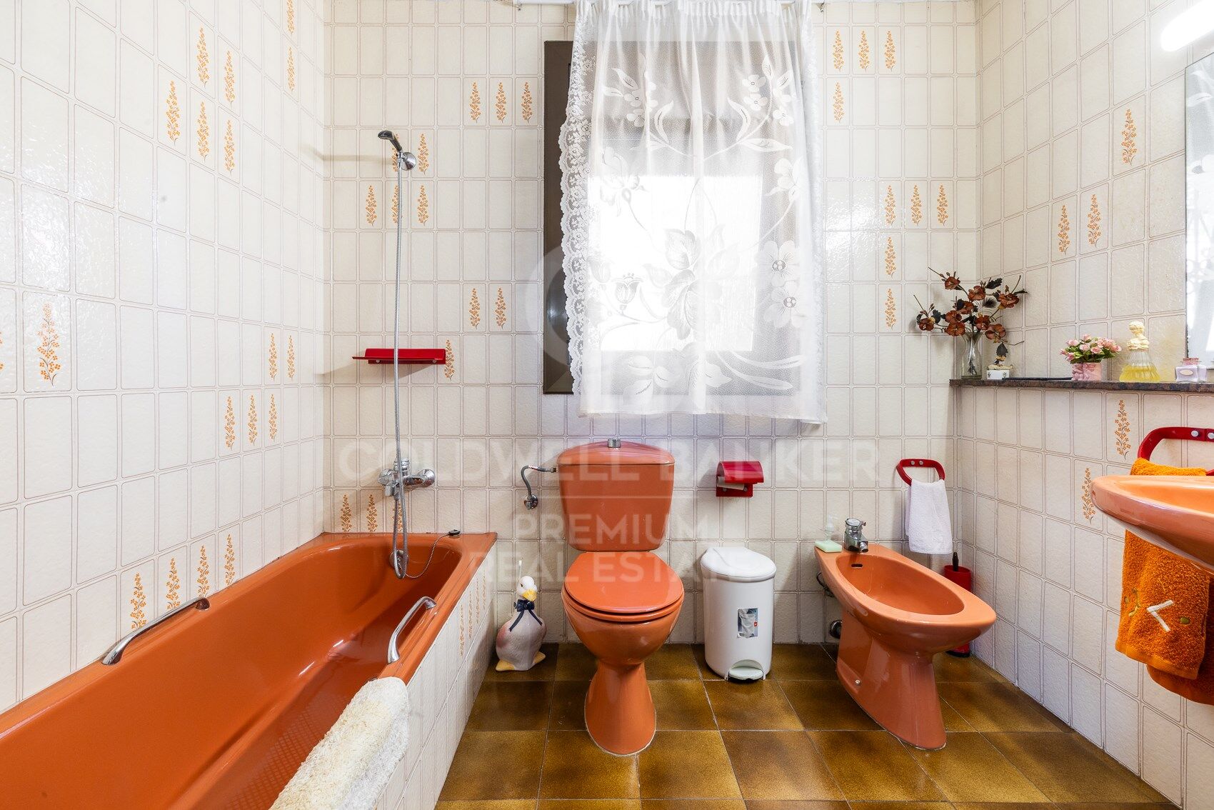 CHARMING HOUSE WITH A SEPARATE APARTMENT IN LA FLORESTA: