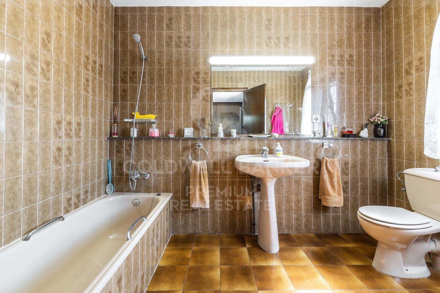 CHARMING HOUSE WITH A SEPARATE APARTMENT IN LA FLORESTA: