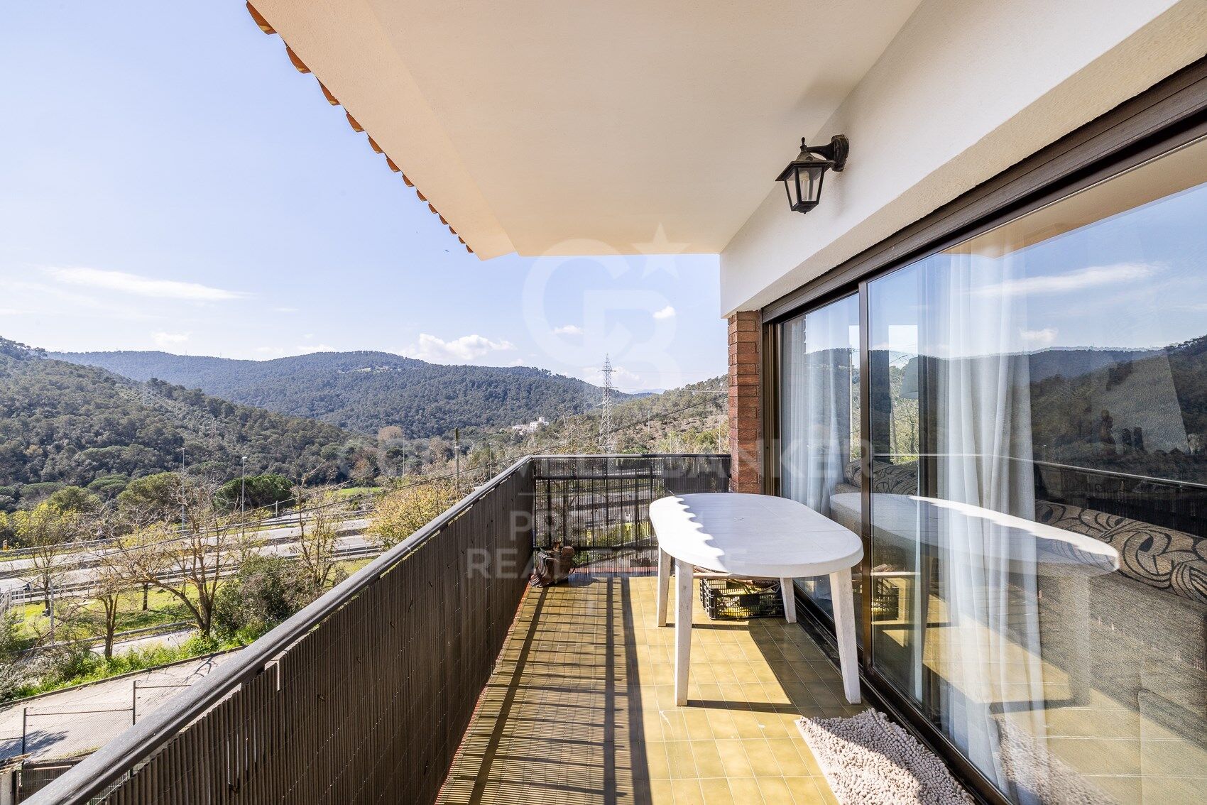 CHARMING HOUSE WITH A SEPARATE APARTMENT IN LA FLORESTA: