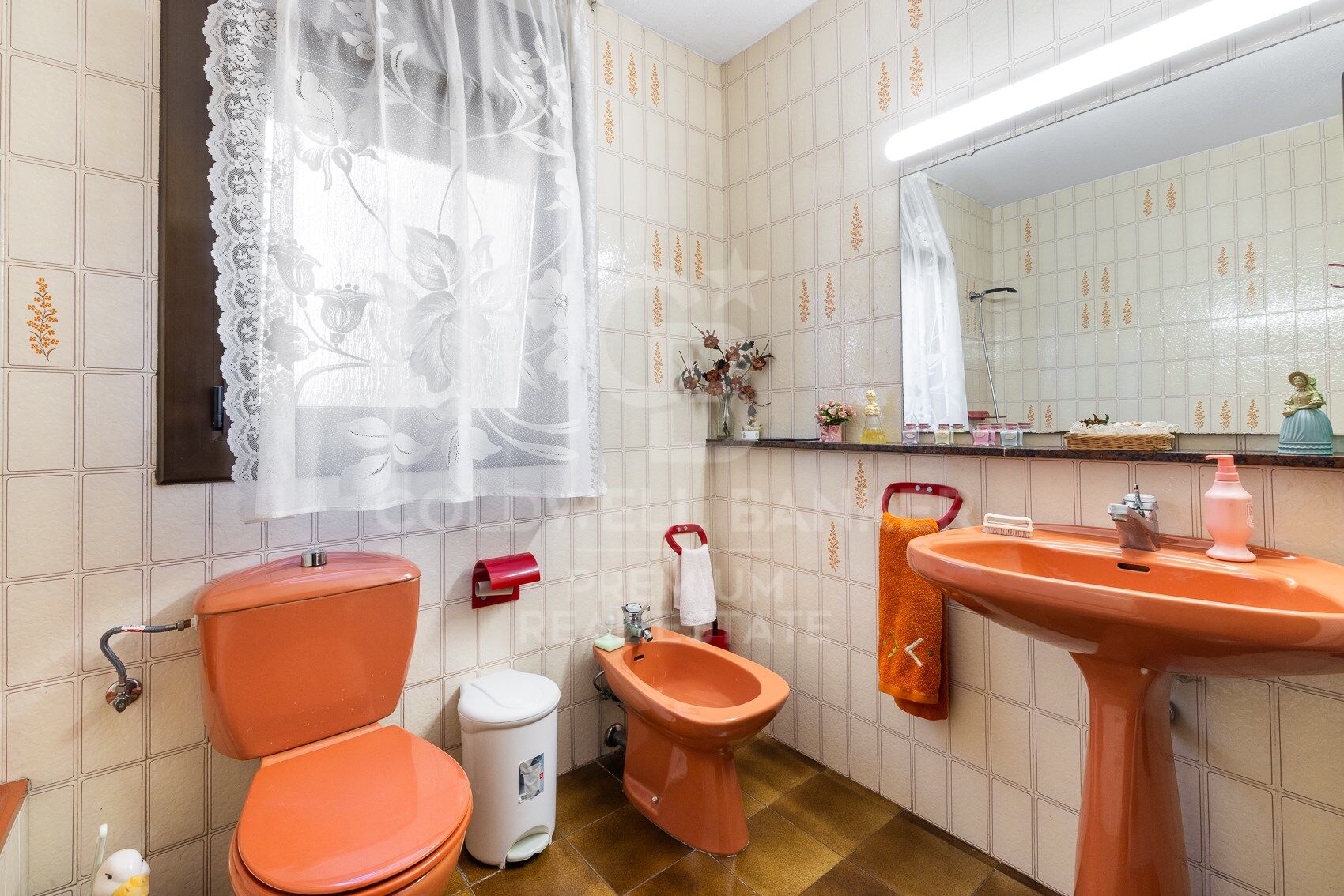 CHARMING HOUSE WITH A SEPARATE APARTMENT IN LA FLORESTA: