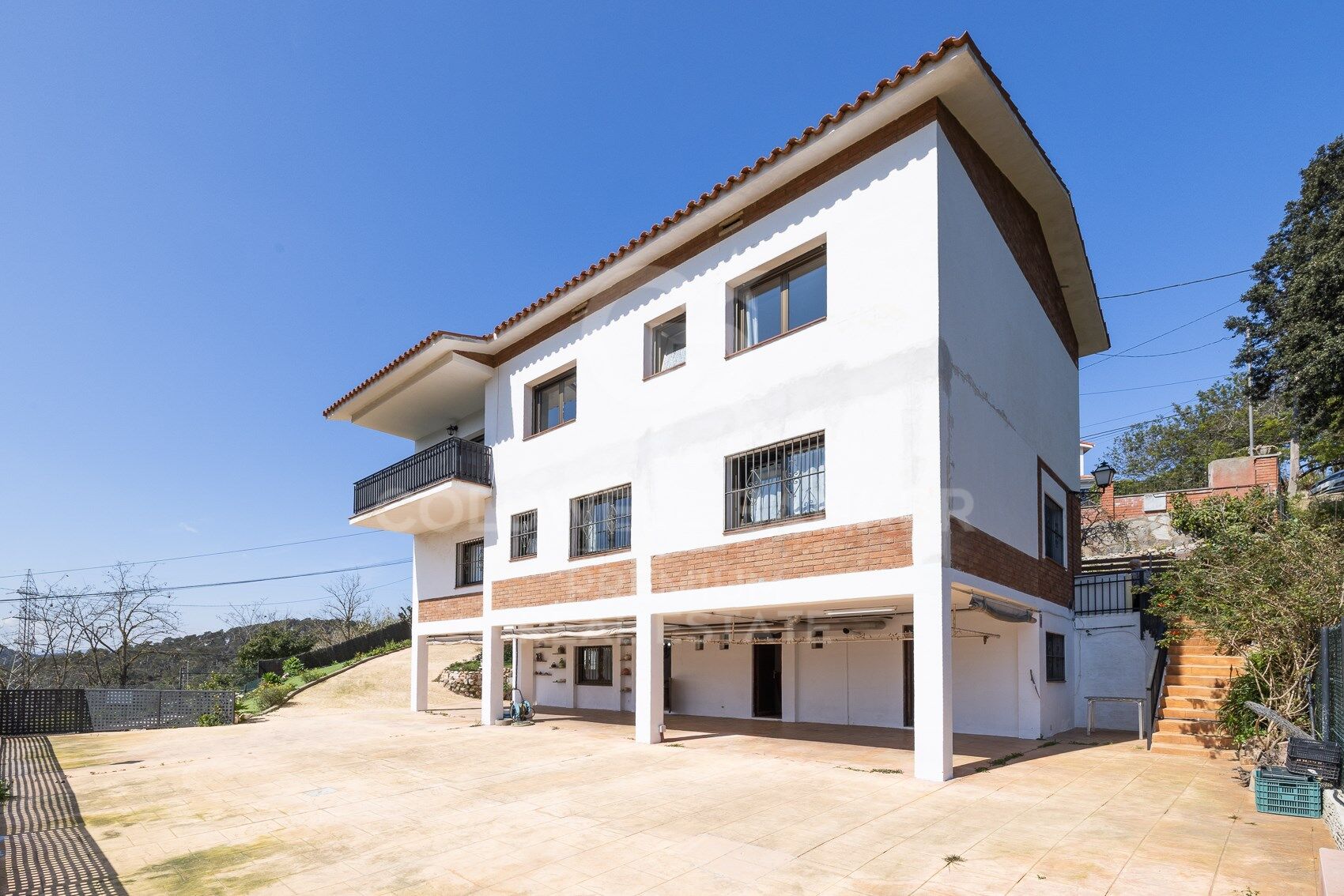 CHARMING HOUSE WITH A SEPARATE APARTMENT IN LA FLORESTA: