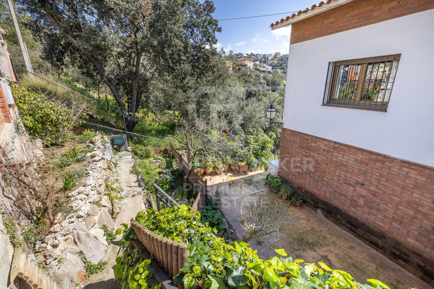 CHARMING HOUSE WITH A SEPARATE APARTMENT IN LA FLORESTA: