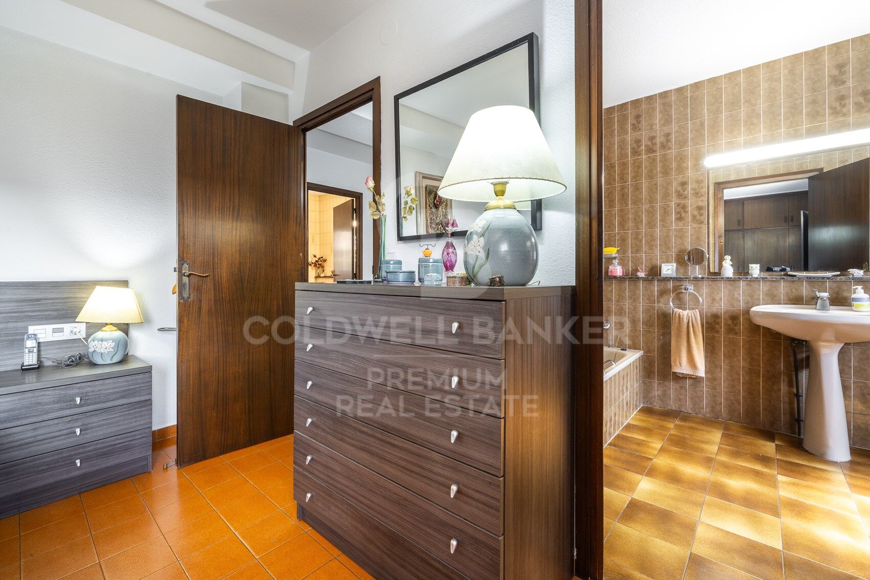 CHARMING HOUSE WITH A SEPARATE APARTMENT IN LA FLORESTA: