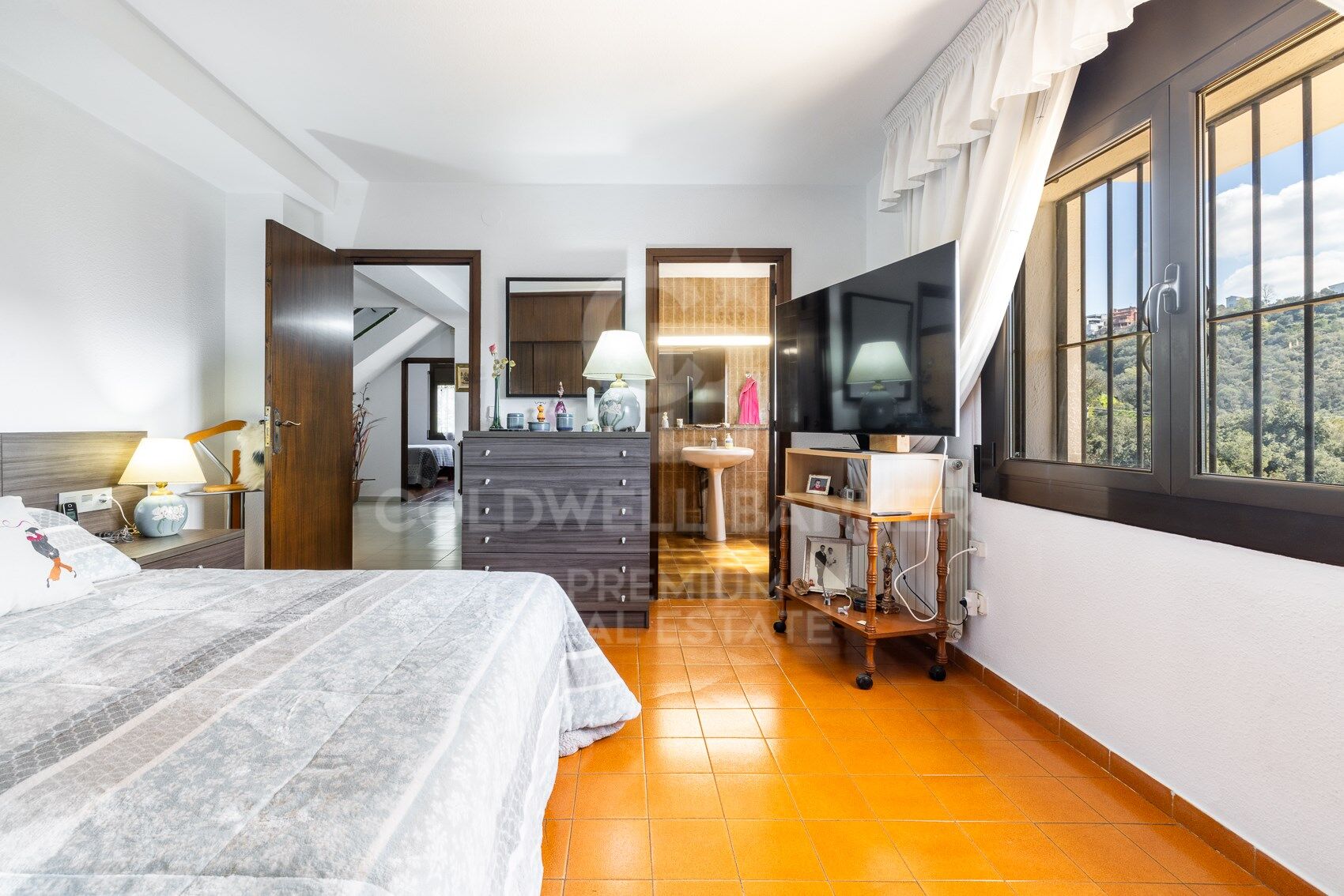 CHARMING HOUSE WITH A SEPARATE APARTMENT IN LA FLORESTA: