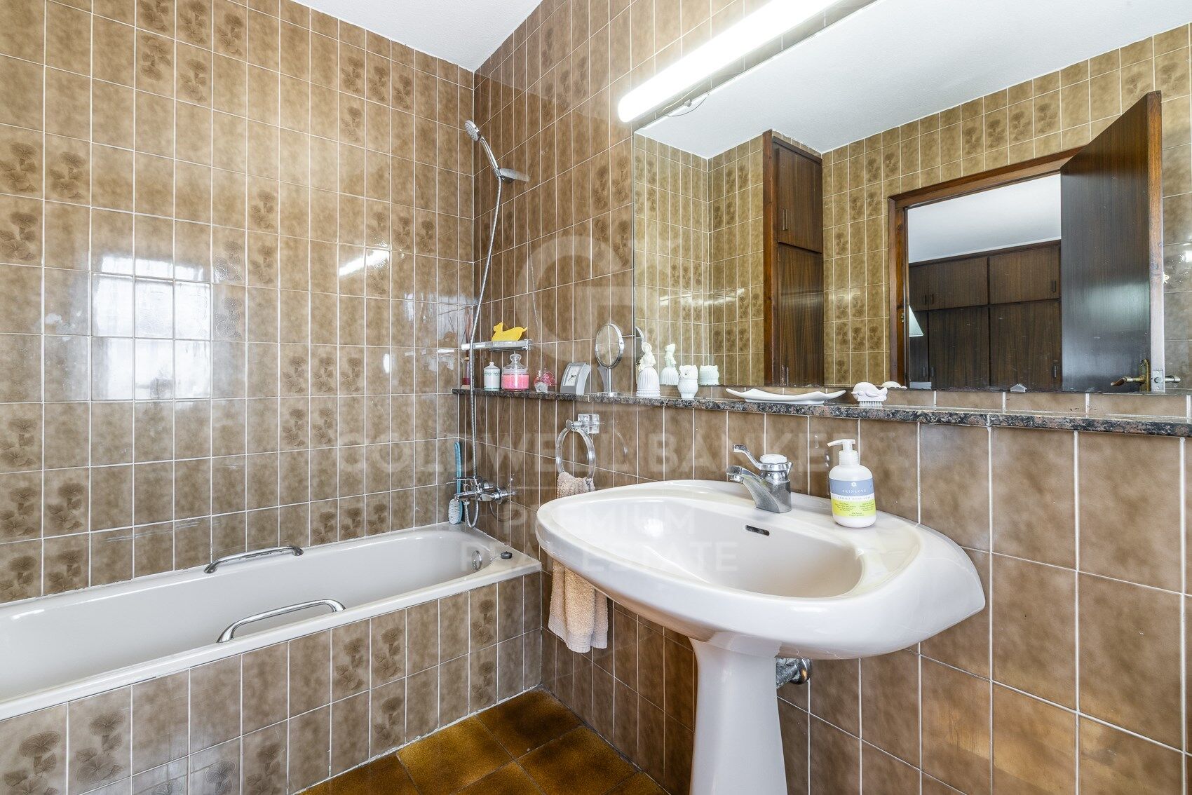 CHARMING HOUSE WITH A SEPARATE APARTMENT IN LA FLORESTA: