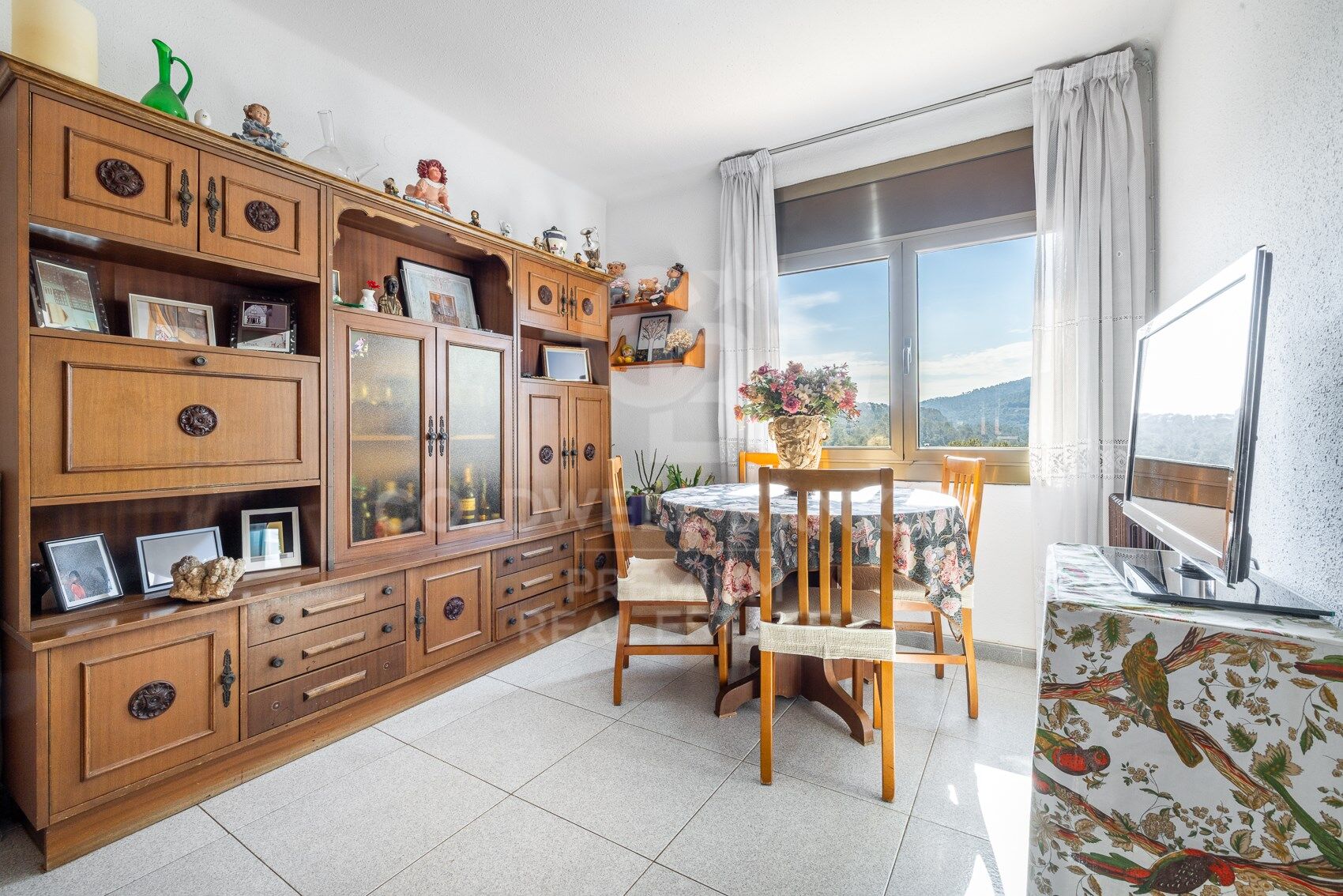 CHARMING HOUSE WITH A SEPARATE APARTMENT IN LA FLORESTA: