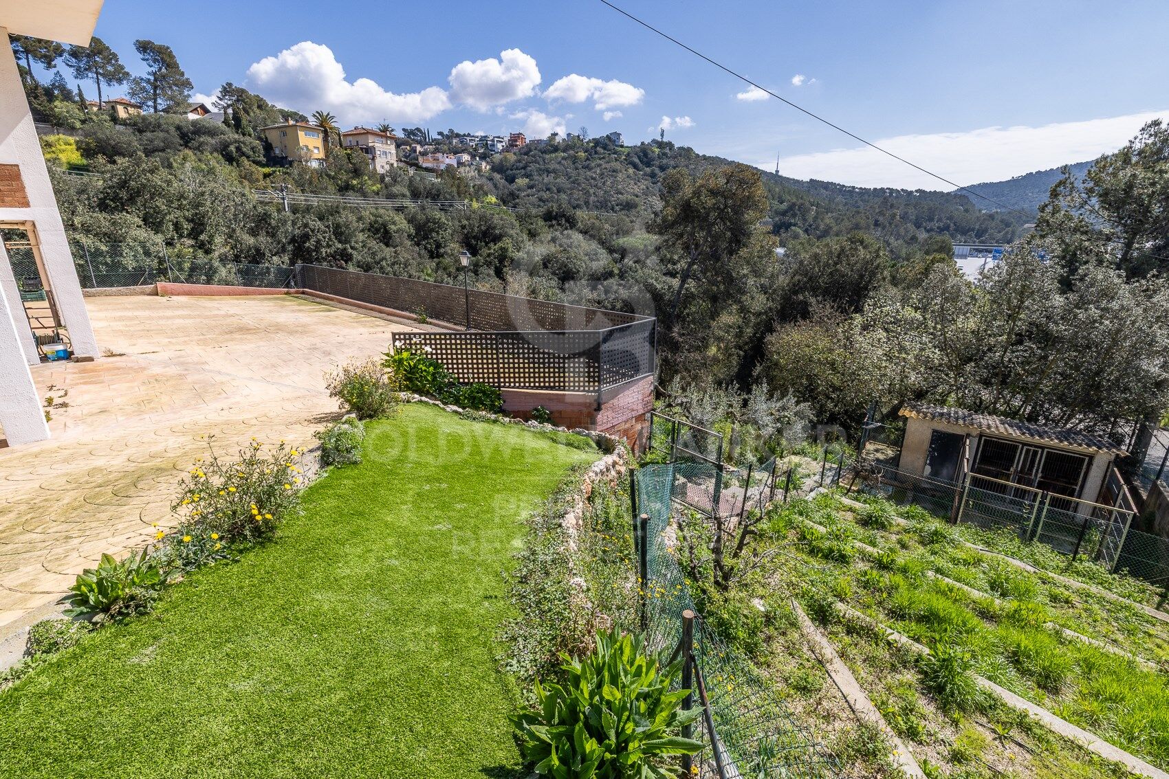 CHARMING HOUSE WITH A SEPARATE APARTMENT IN LA FLORESTA: