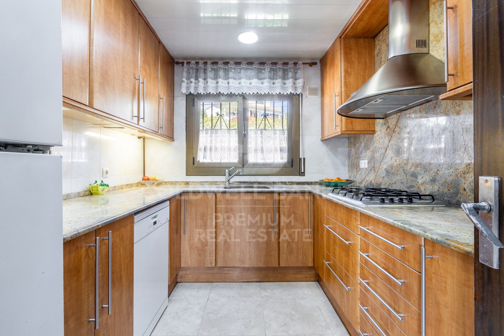 CHARMING HOUSE WITH A SEPARATE APARTMENT IN LA FLORESTA: