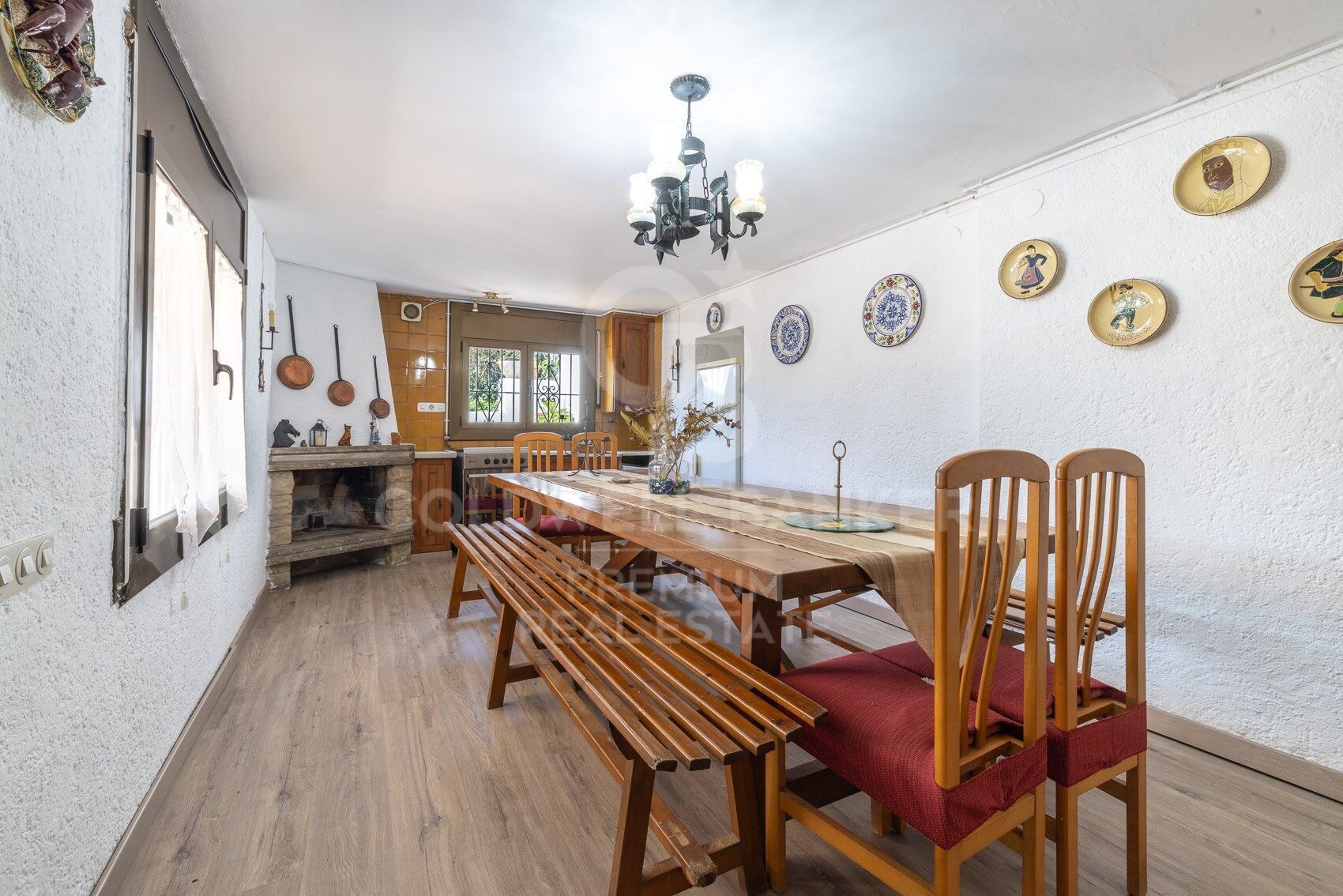 CHARMING HOUSE WITH A SEPARATE APARTMENT IN LA FLORESTA: