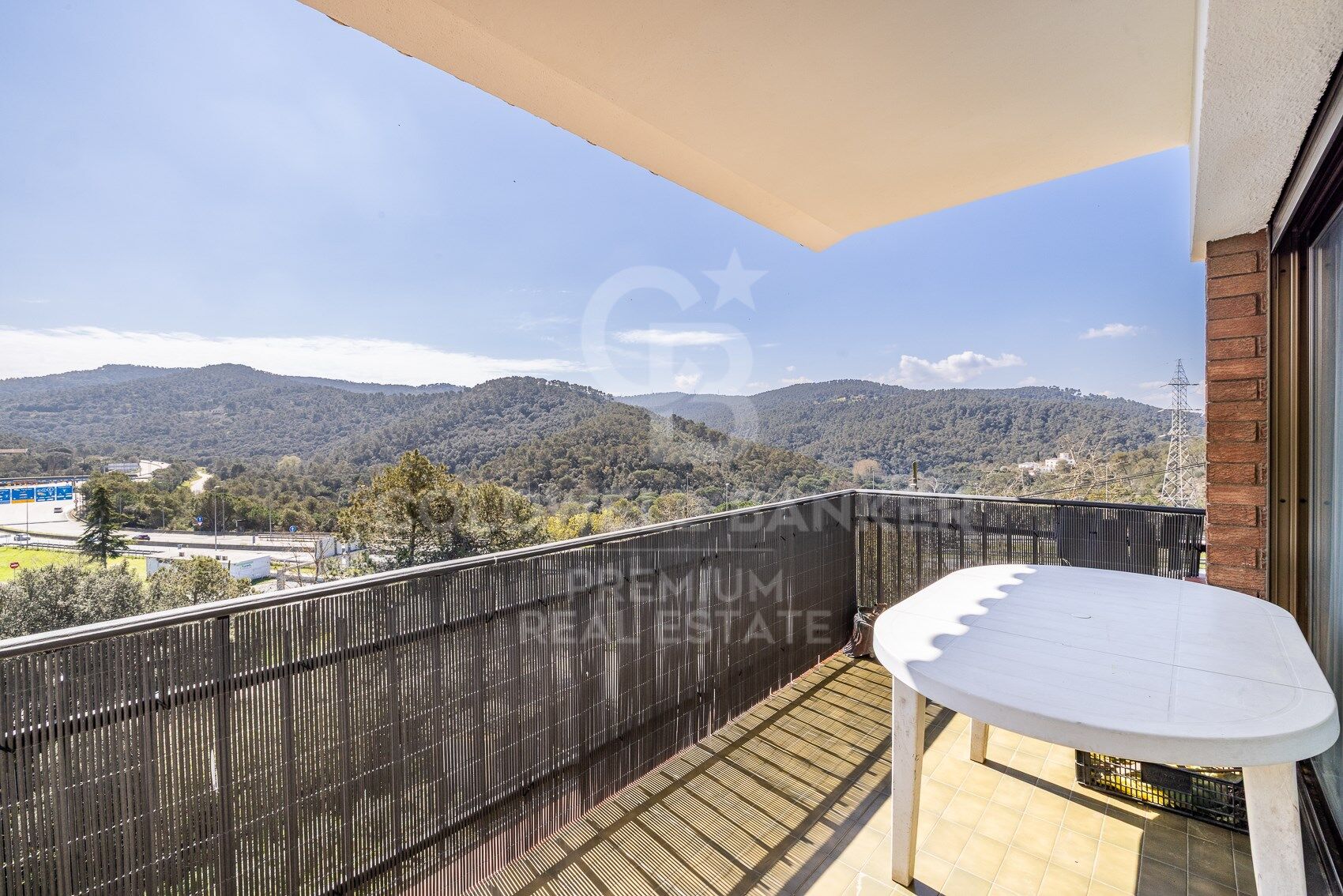 CHARMING HOUSE WITH A SEPARATE APARTMENT IN LA FLORESTA: