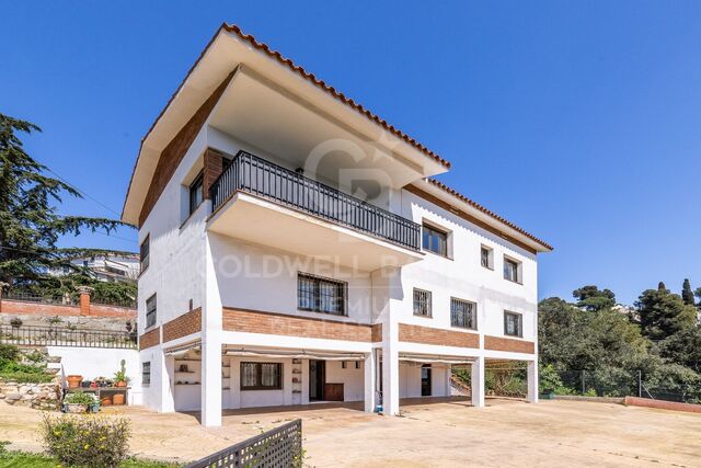 MAISON DE CHARME AVEC APPARTEMENT INDÉPENDANT À LA FLORESTA