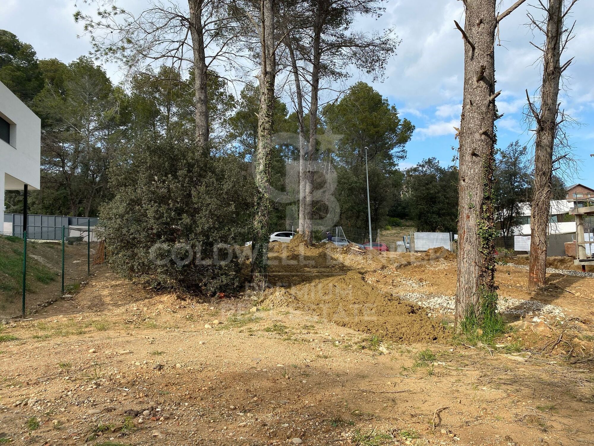 LAST FLAT PLOT IN EXCLUSIVE AND QUIET AREA OF BELLATERRA
