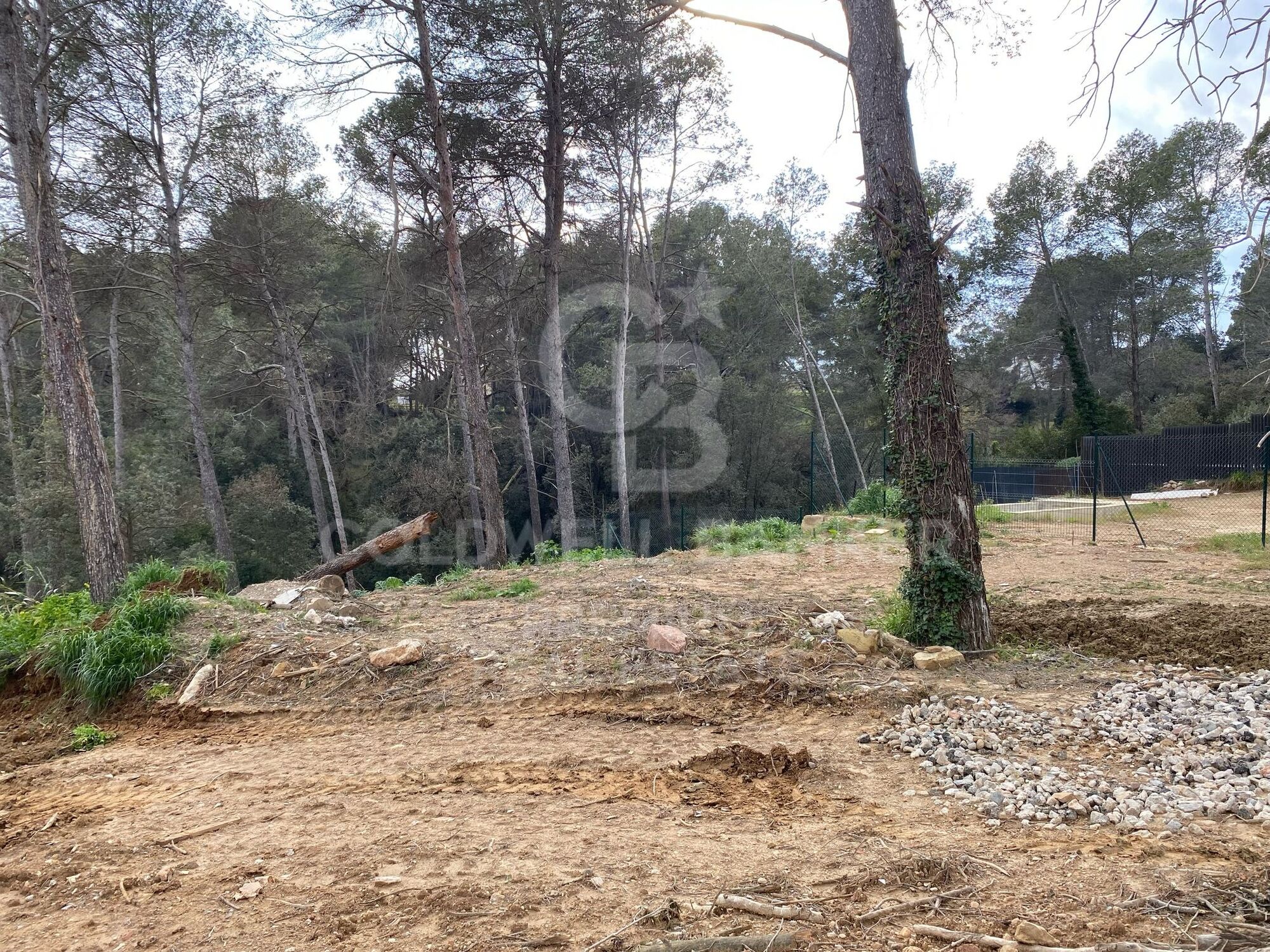 LAST FLAT PLOT IN EXCLUSIVE AND QUIET AREA OF BELLATERRA