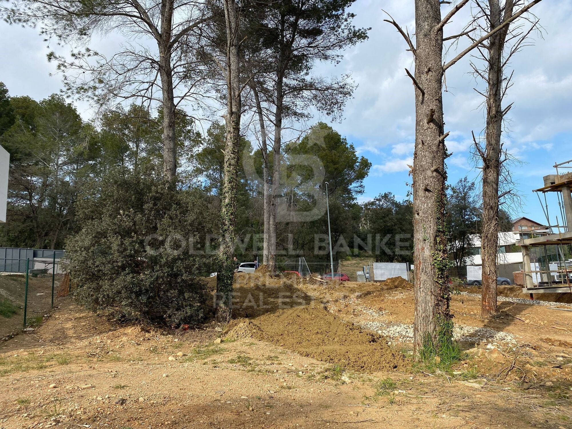 LAST FLAT PLOT IN EXCLUSIVE AND QUIET AREA OF BELLATERRA