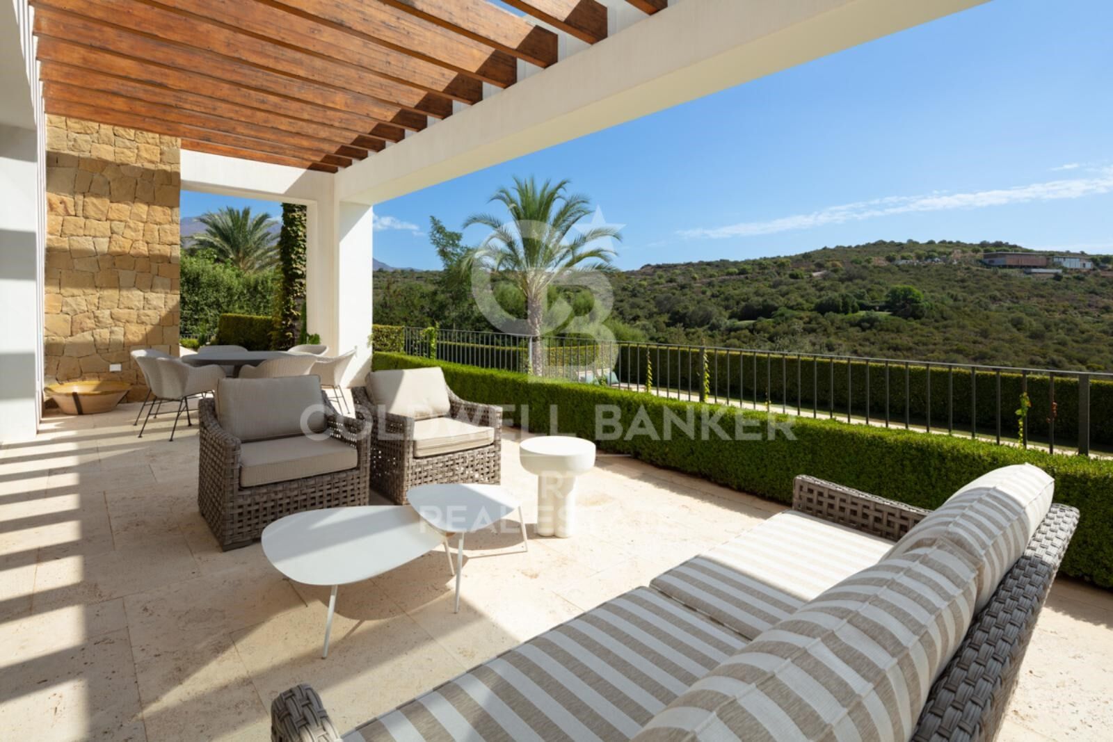 Spektakuläre zeitgenössische Villa in der prestigeträchtigen Finca Cortesin Resort, Casares