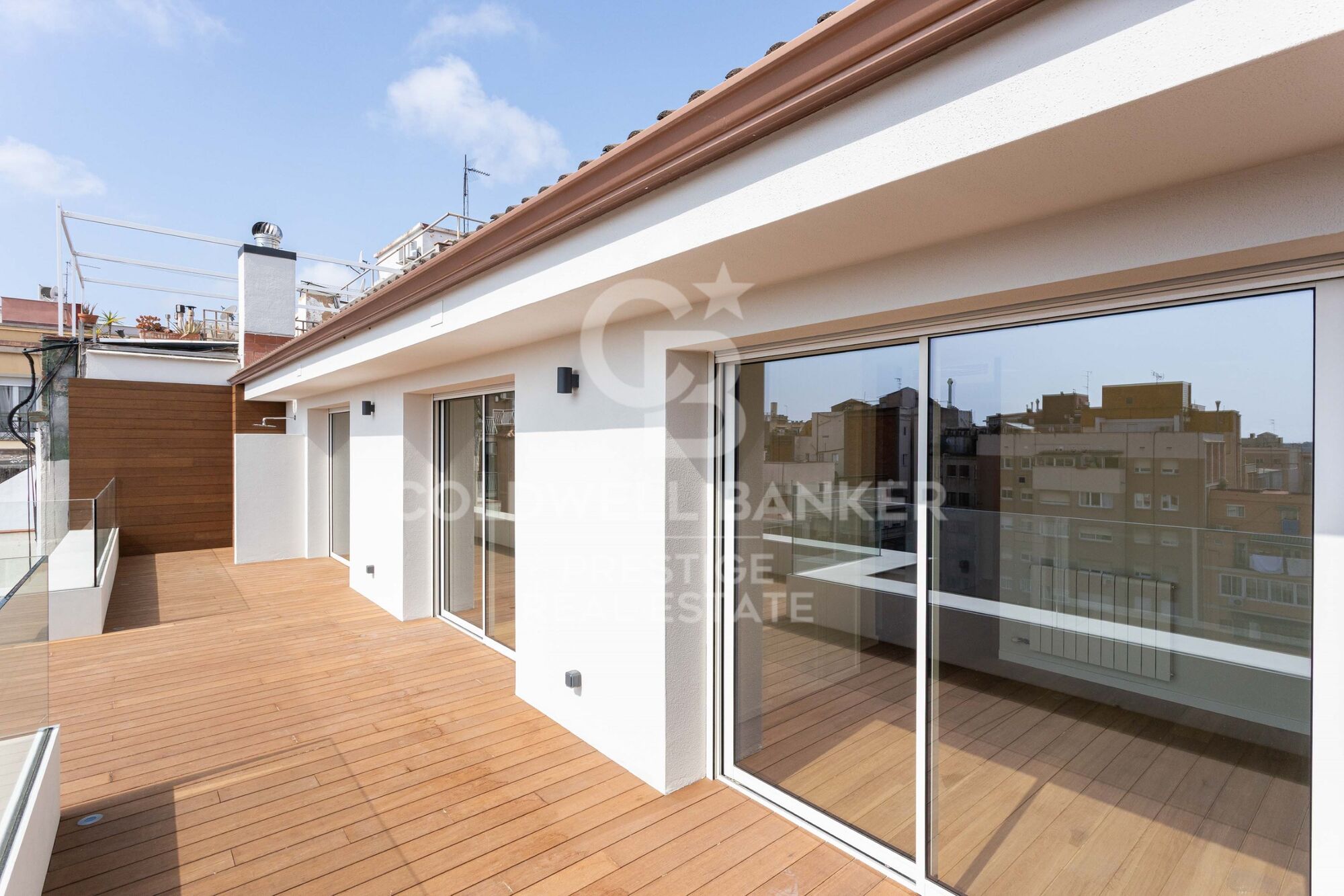Exclusive penthouse with two terraces at living and bedroom level. Two parking spaces. 'La Dreta de l'Eixample', Barcelona