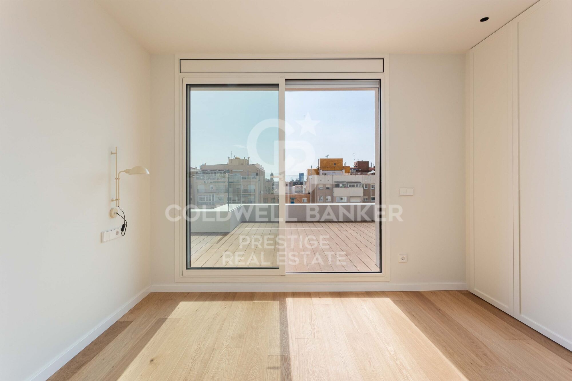 Exclusive penthouse with two terraces at living and bedroom level. Two parking spaces. 'La Dreta de l'Eixample', Barcelona