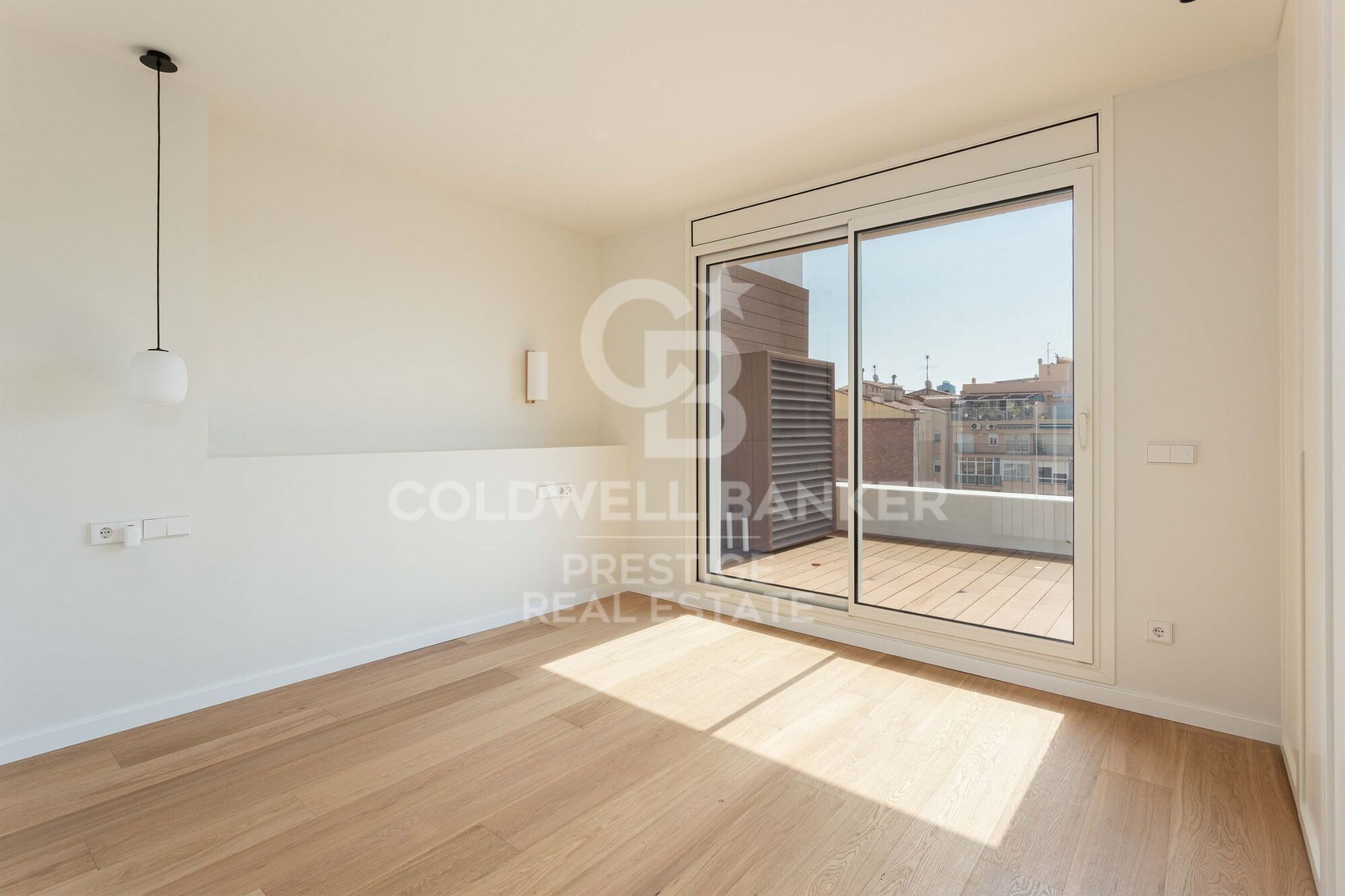 Exclusive penthouse with two terraces at living and bedroom level. Two parking spaces. 'La Dreta de l'Eixample', Barcelona