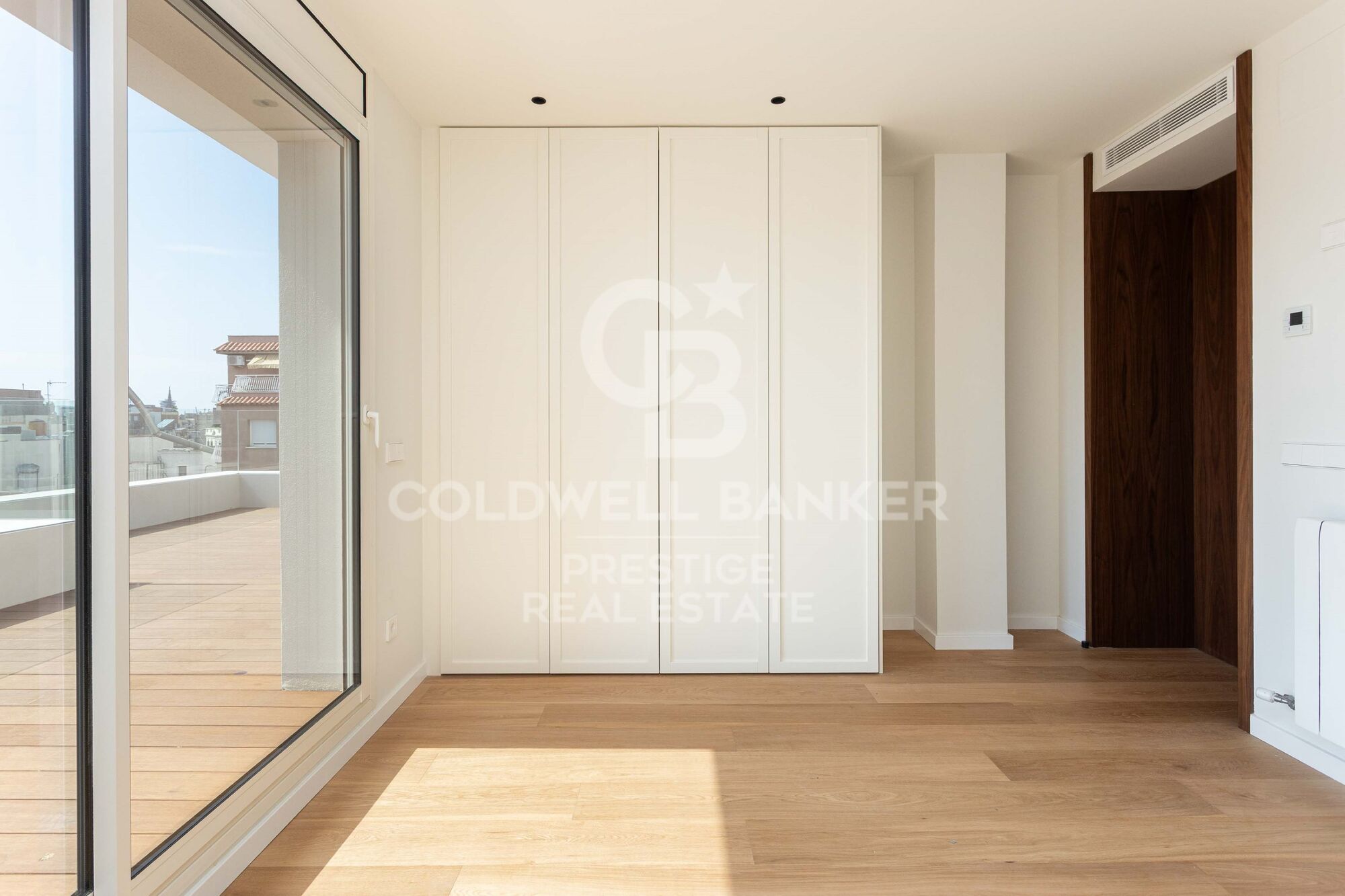 Exclusive penthouse with two terraces at living and bedroom level. Two parking spaces. 'La Dreta de l'Eixample', Barcelona