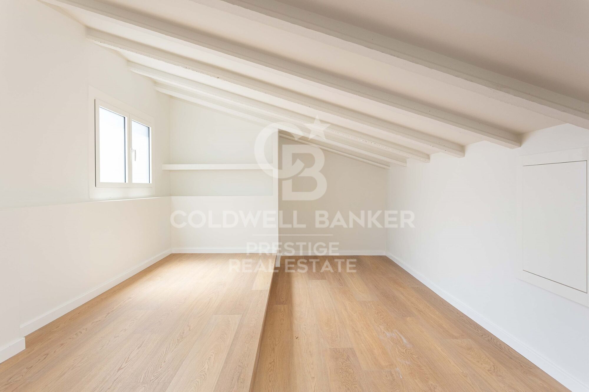 Exclusive penthouse with two terraces at living and bedroom level. Two parking spaces. 'La Dreta de l'Eixample', Barcelona