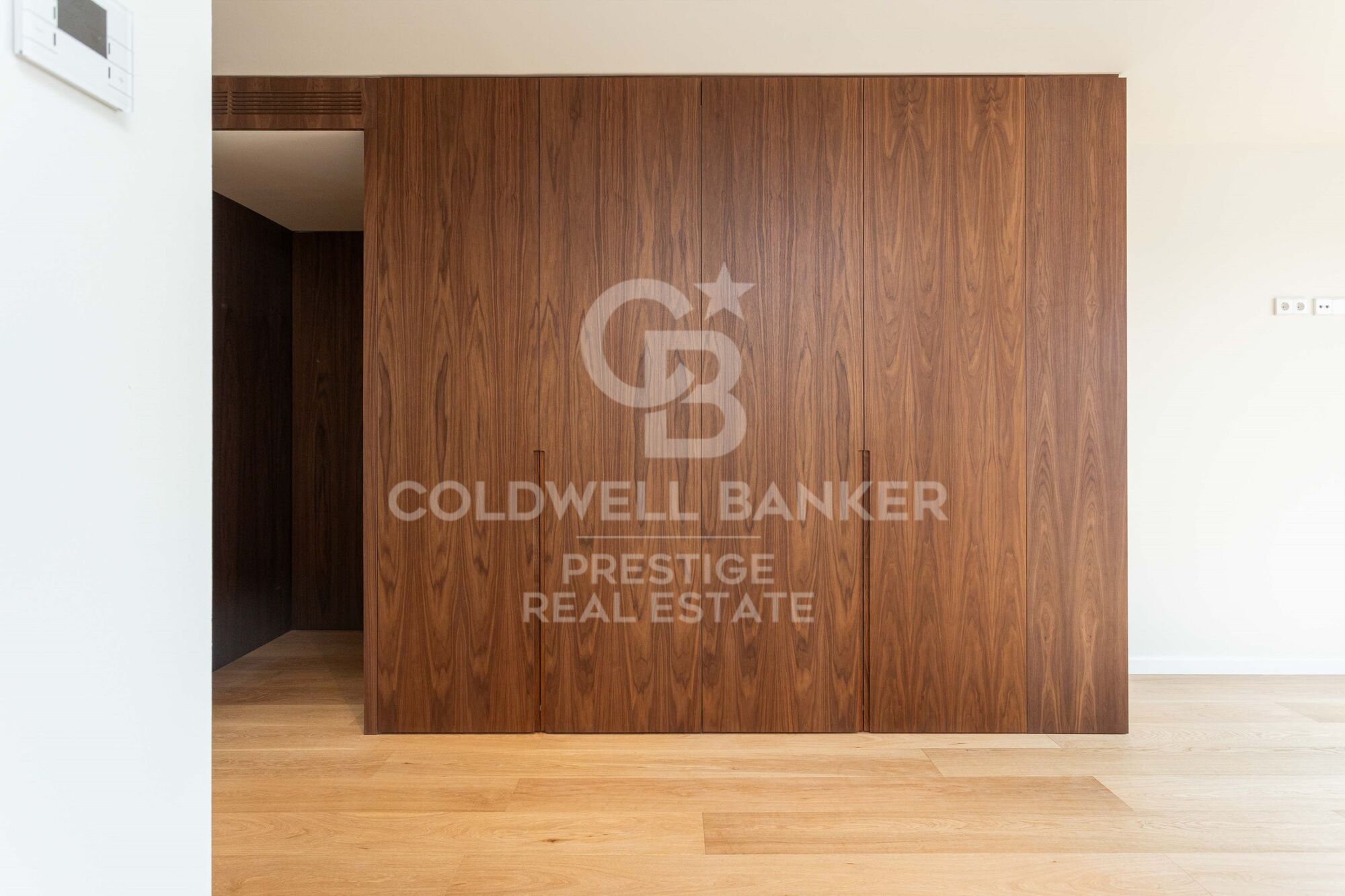 Exclusive penthouse with two terraces at living and bedroom level. Two parking spaces. 'La Dreta de l'Eixample', Barcelona