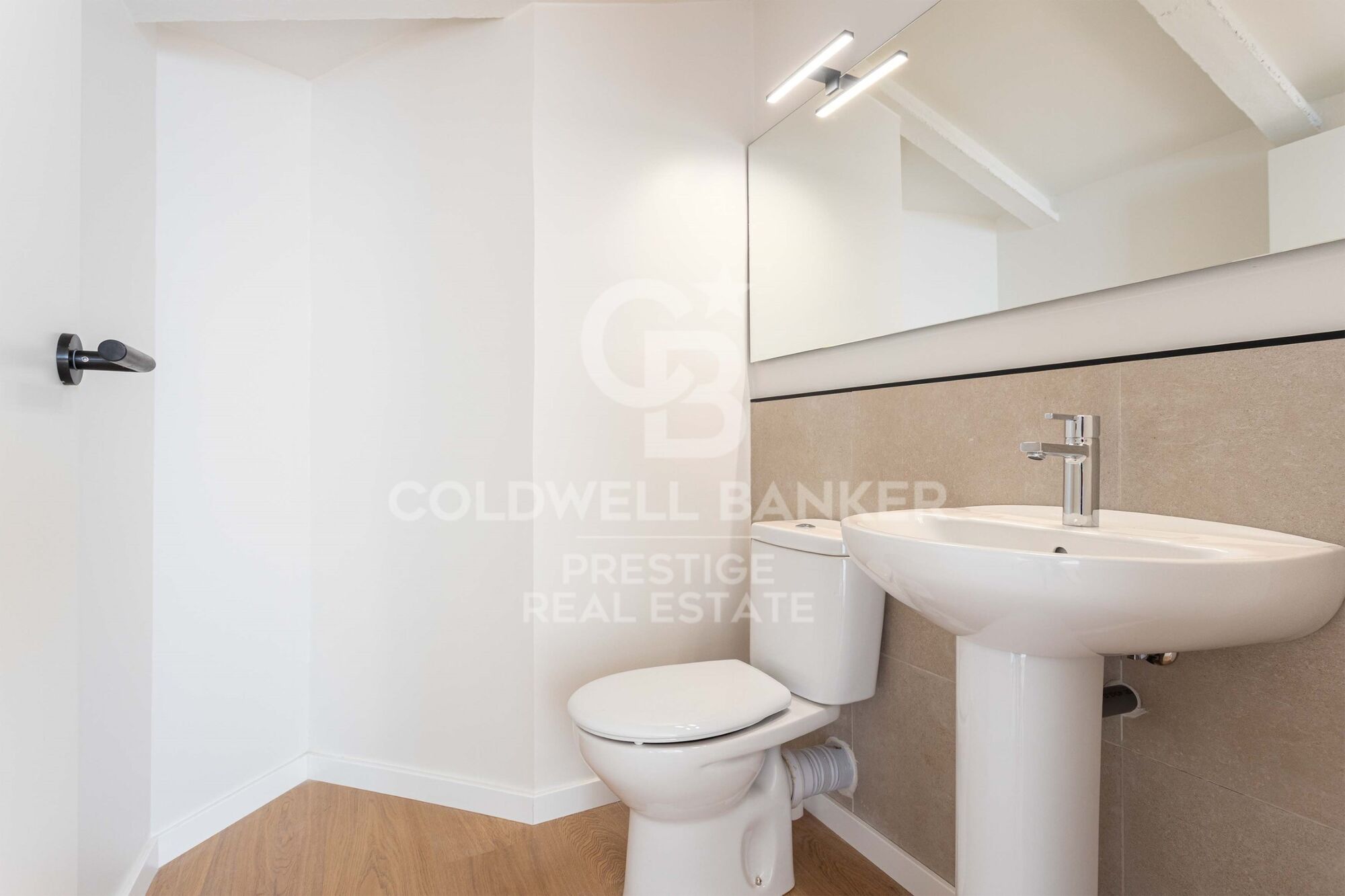 Exclusive penthouse with two terraces at living and bedroom level. Two parking spaces. 'La Dreta de l'Eixample', Barcelona