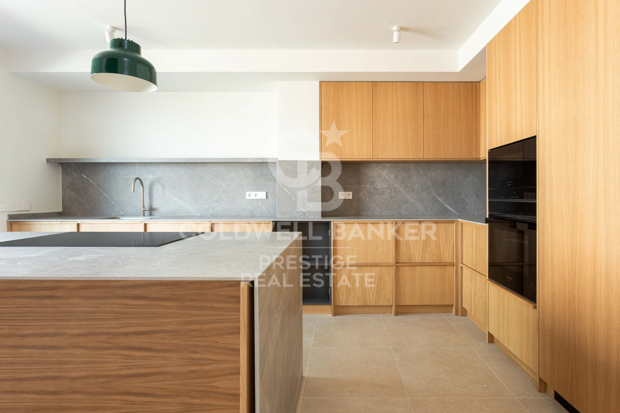 Exclusive penthouse with two terraces at living and bedroom level. Two parking spaces. 'La Dreta de l'Eixample', Barcelona