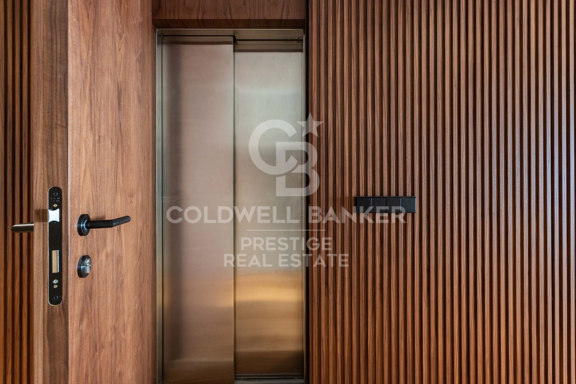 Exclusive penthouse with two terraces at living and bedroom level. Two parking spaces. 'La Dreta de l'Eixample', Barcelona