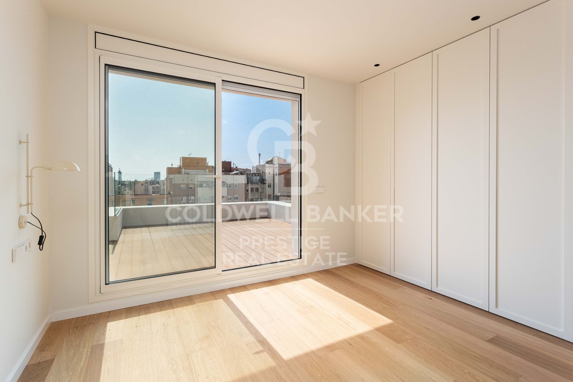 Exclusive penthouse with two terraces at living and bedroom level. Two parking spaces. 'La Dreta de l'Eixample', Barcelona