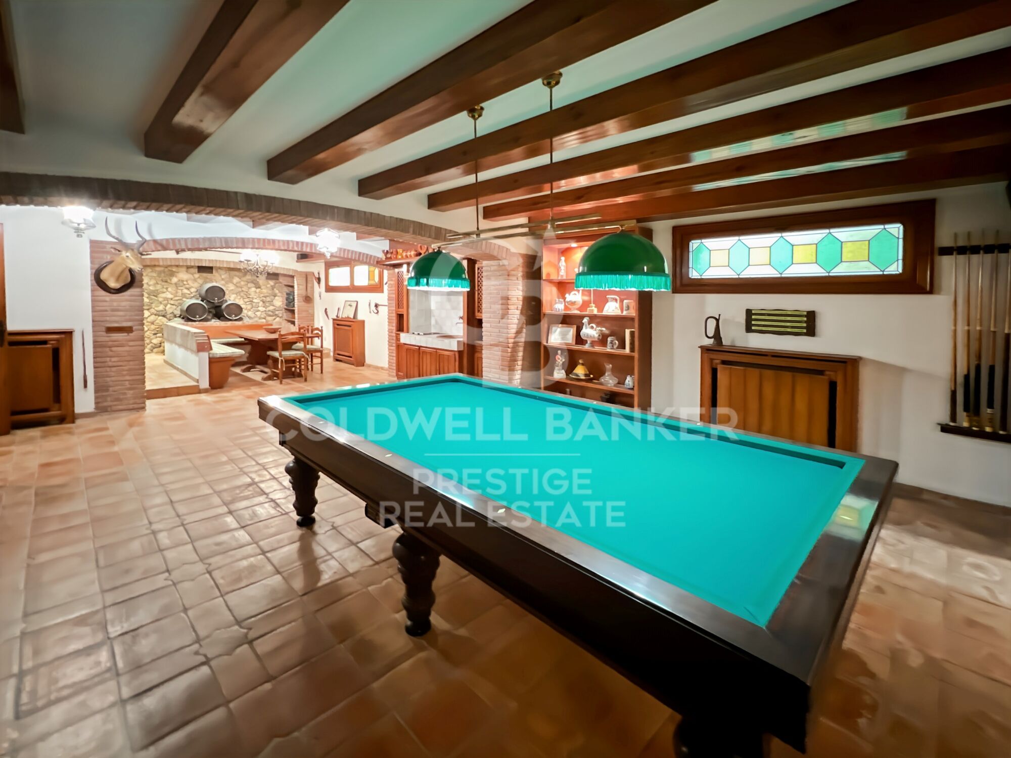 Exclusive Family Villa with Garden and Pool for sale near the Beach of Sitges