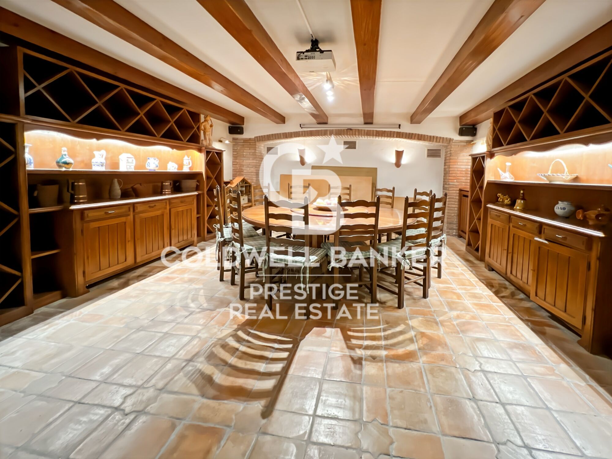 Exclusive Family Villa with Garden and Pool for sale near the Beach of Sitges